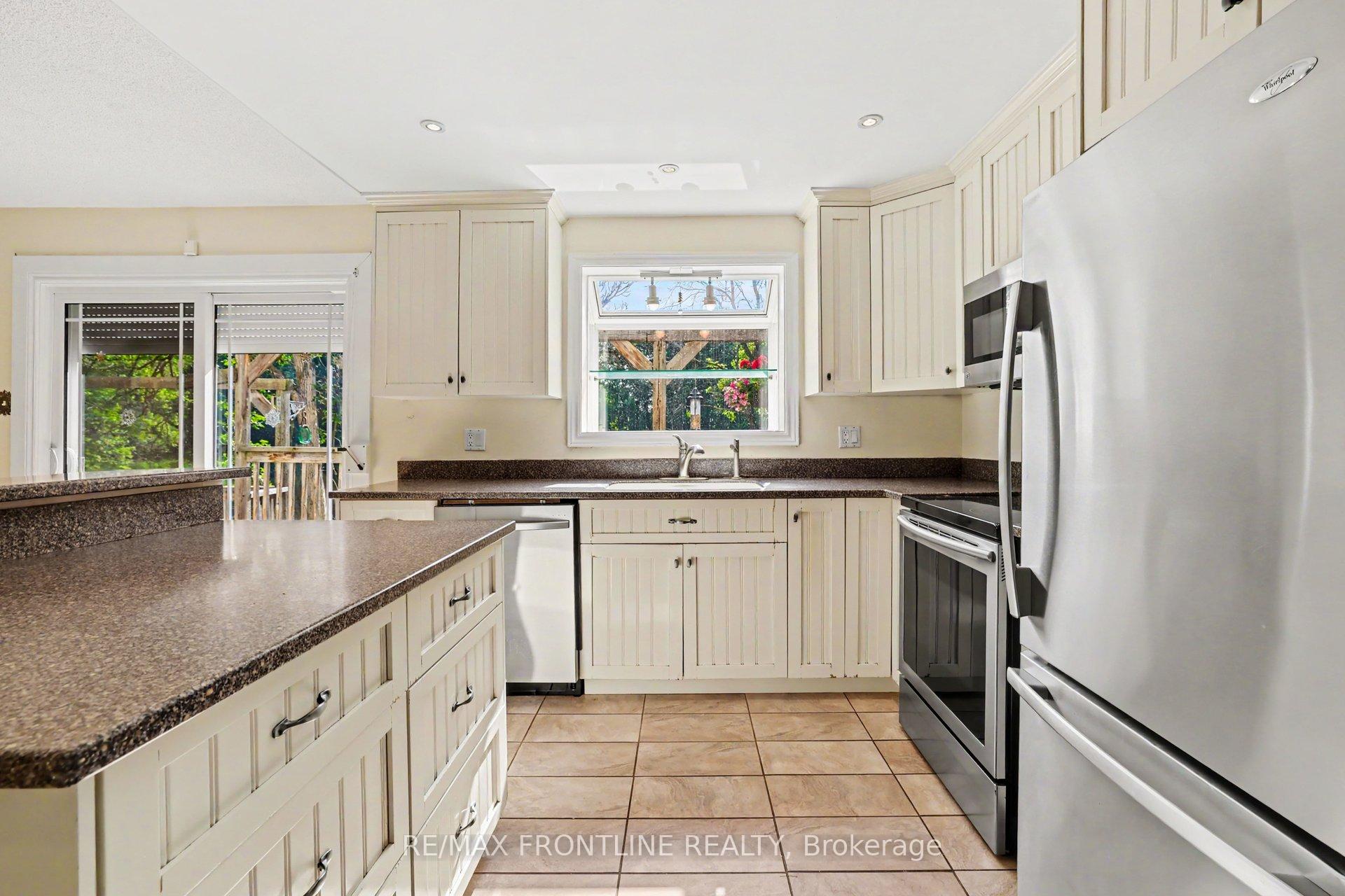 Photo 16 of 506 Glen Tay Road, Tay Valley, Bathurst/Burgess & Sherbrooke (Bathurst) Twp — HOMEH
