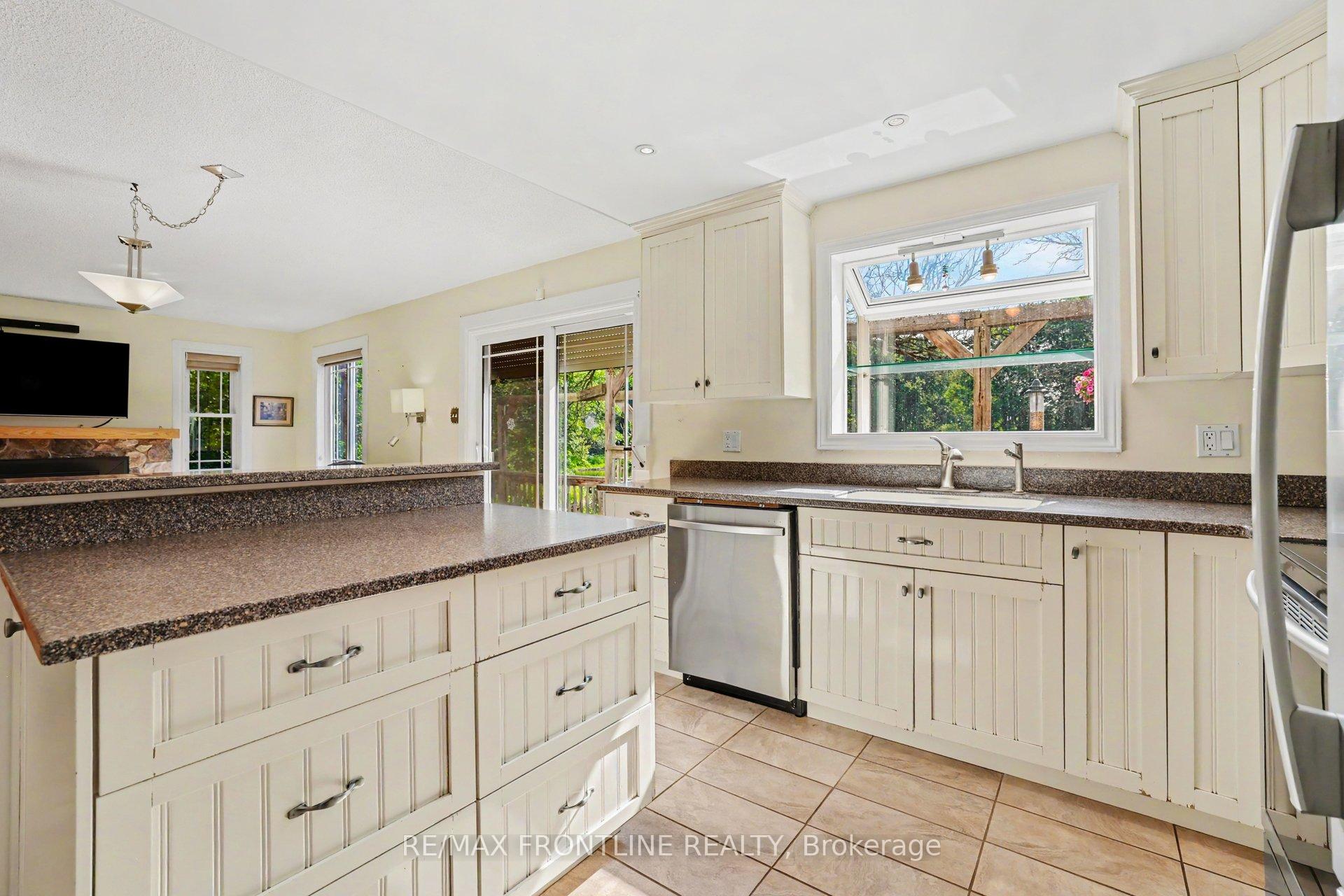 Photo 17 of 506 Glen Tay Road, Tay Valley, Bathurst/Burgess & Sherbrooke (Bathurst) Twp — HOMEH