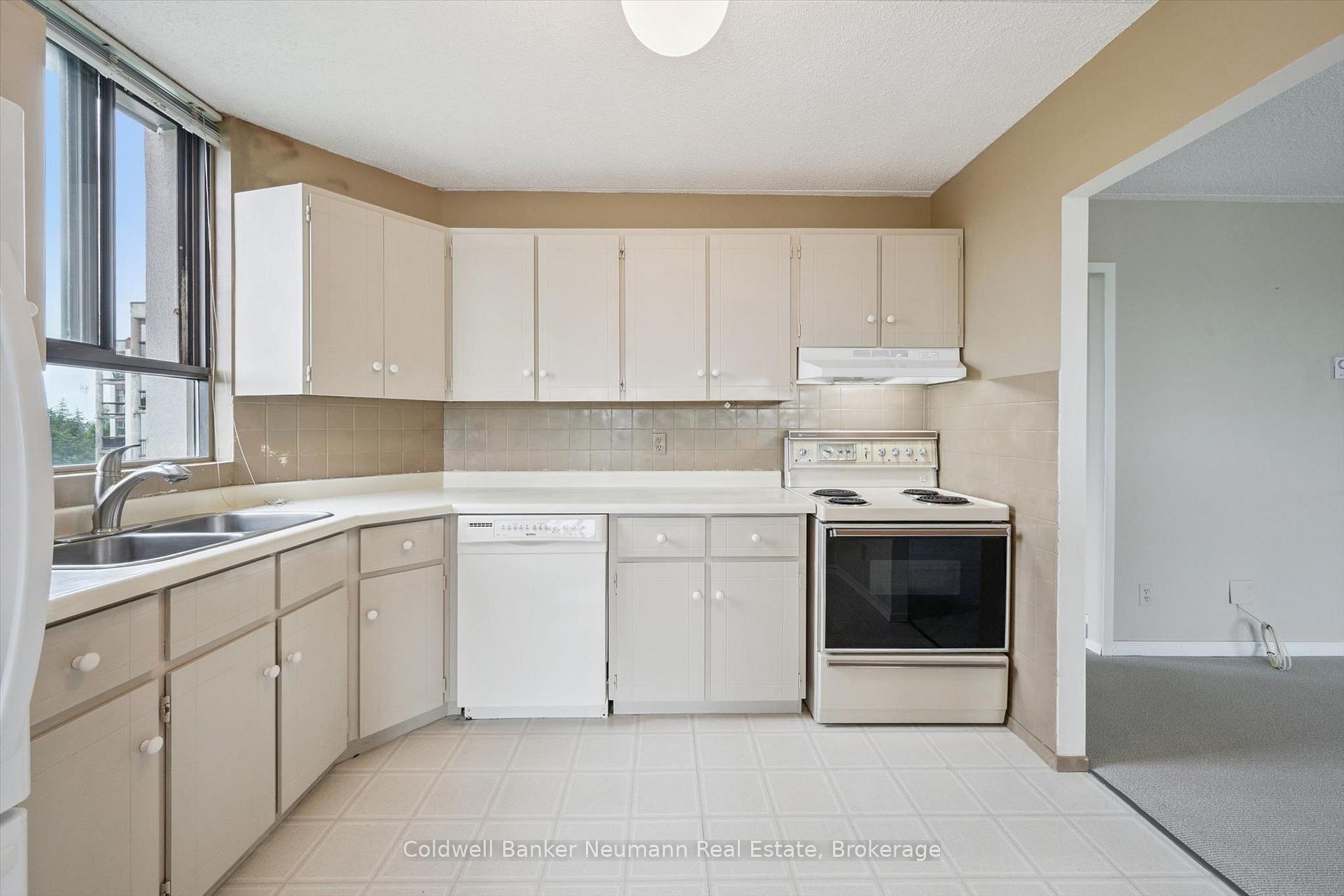 Photo 18 of Unit 708, 22 Marilyn Drive, Guelph, Riverside Park — HOMEH