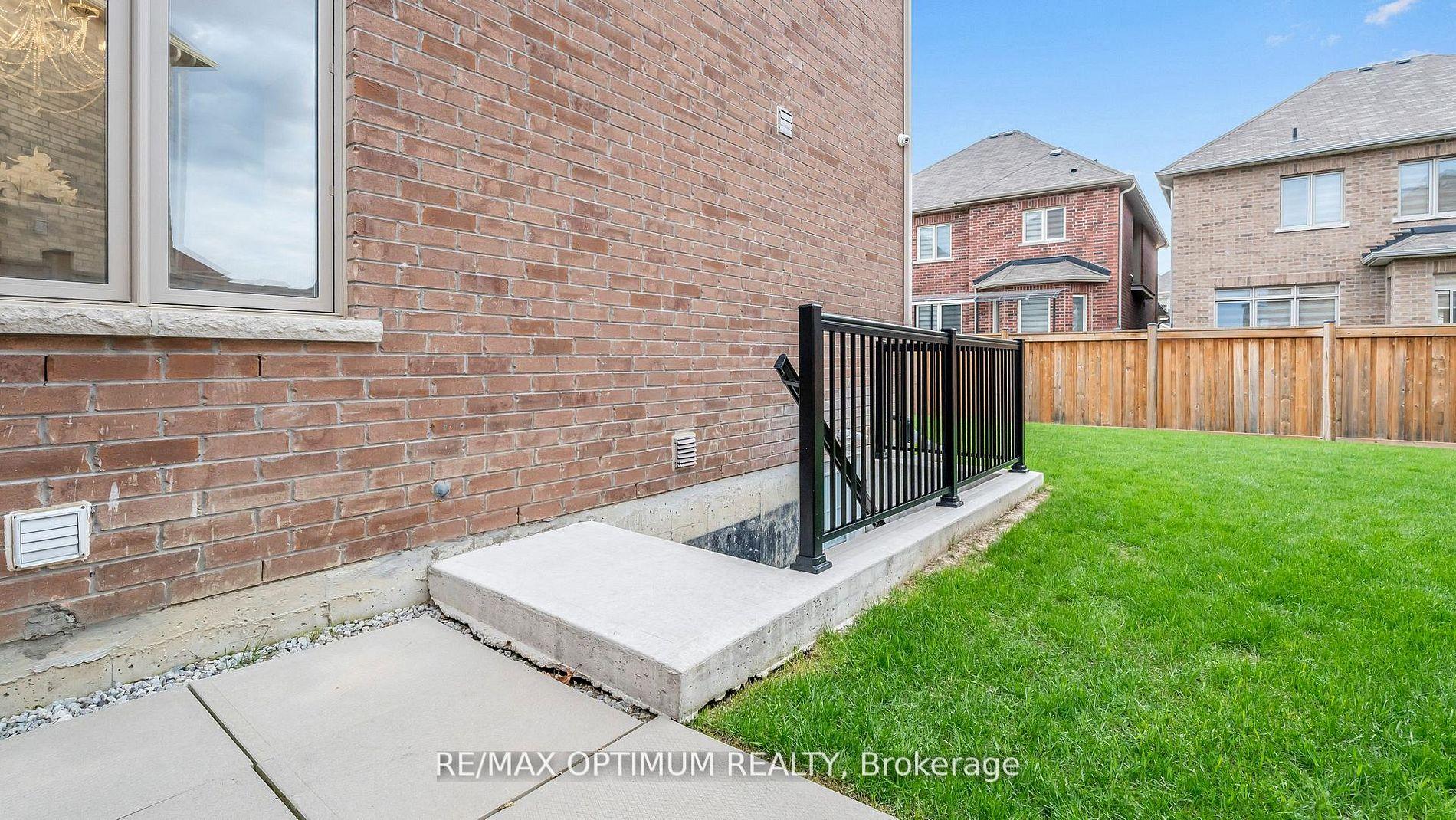 Photo 39 of 30 Wheatberry Crescent, Brampton, Sandringham-Wellington North — HOMEH