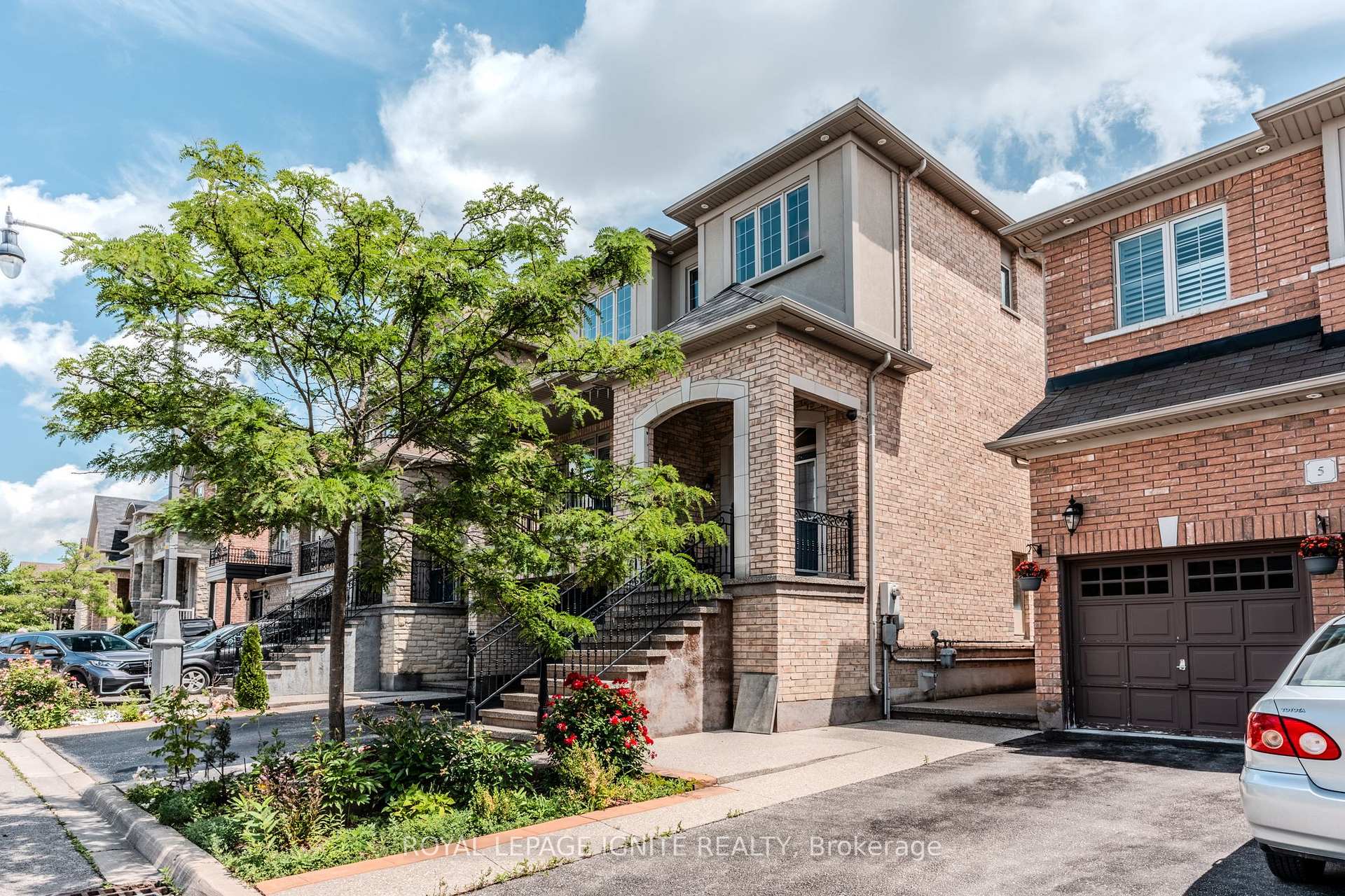 Photo 2 of 7 Picasso Drive, Brampton, Bram East — HOMEH