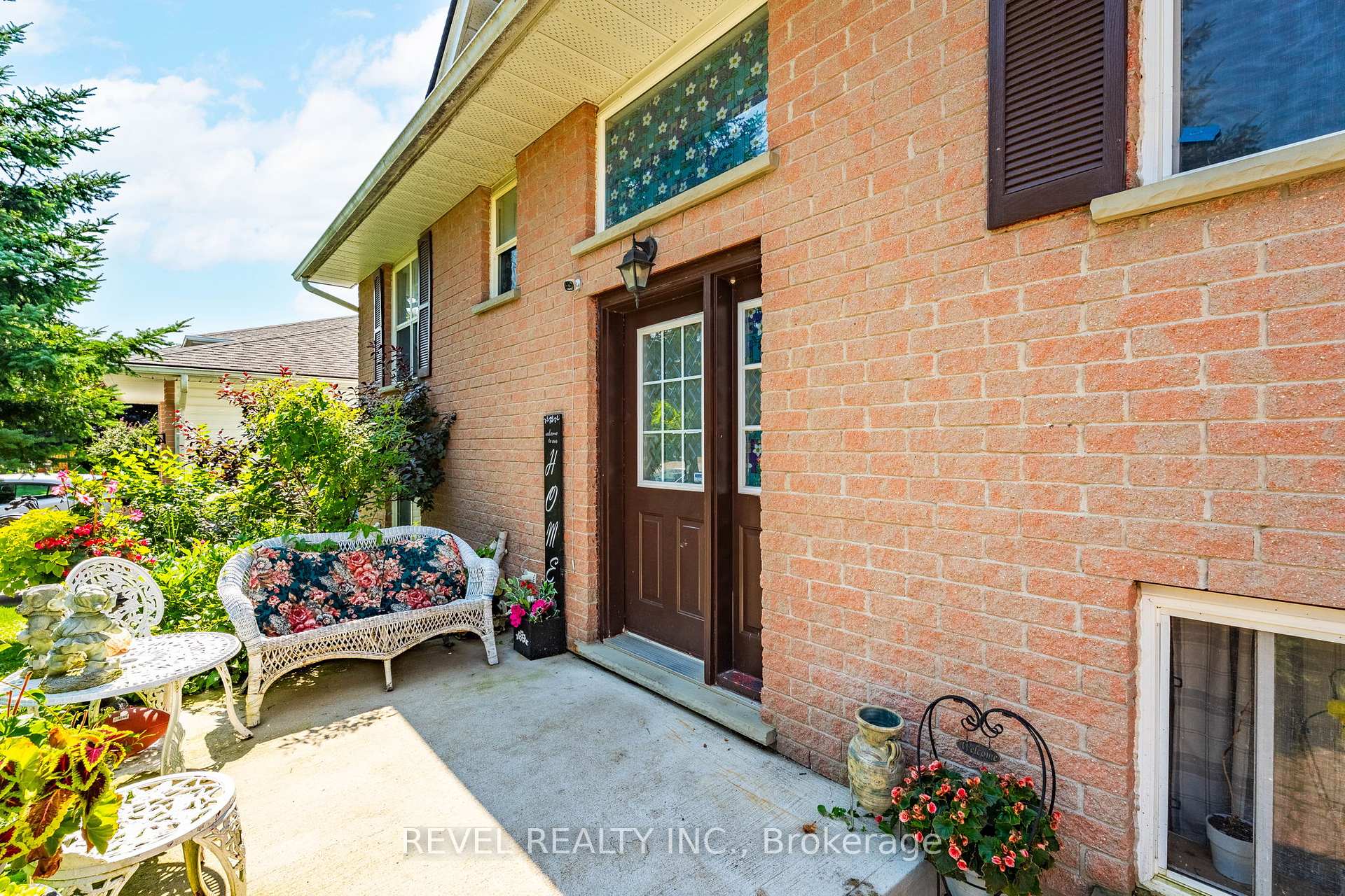 Photo 3 of 37 Wilson Crescent, Southgate — HOMEH