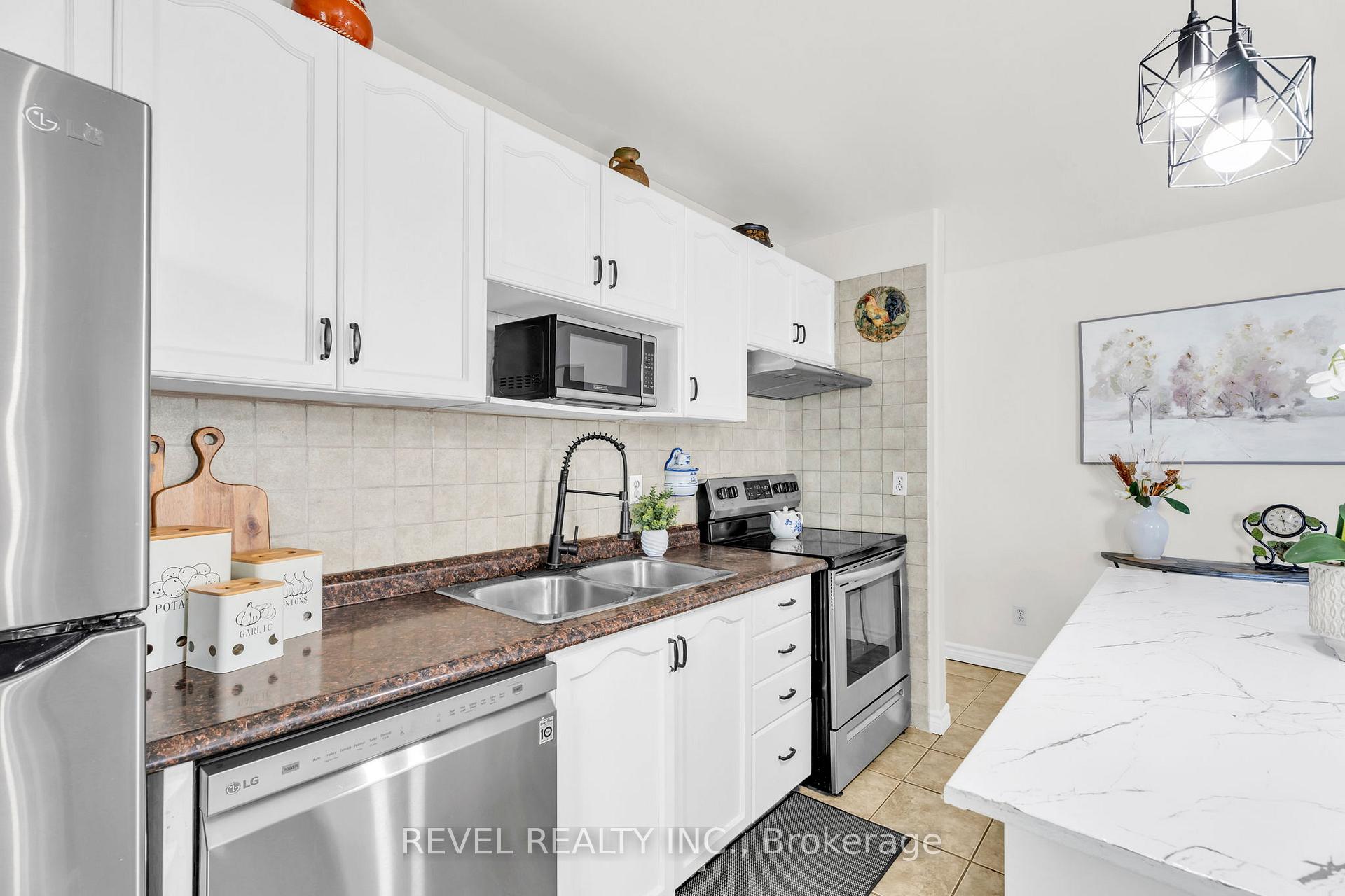 Photo 12 of 37 Wilson Crescent, Southgate — HOMEH