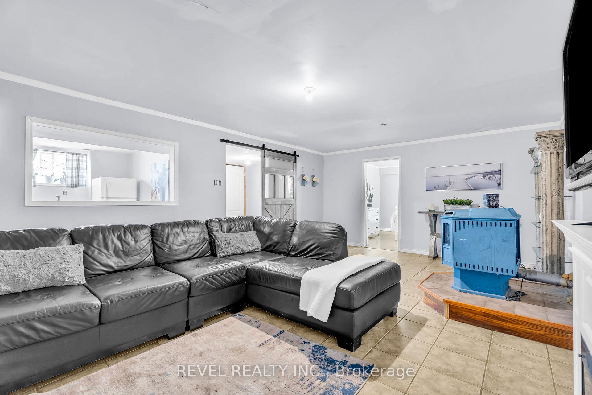 Photo 24 of 37 Wilson Crescent, Southgate — HOMEH