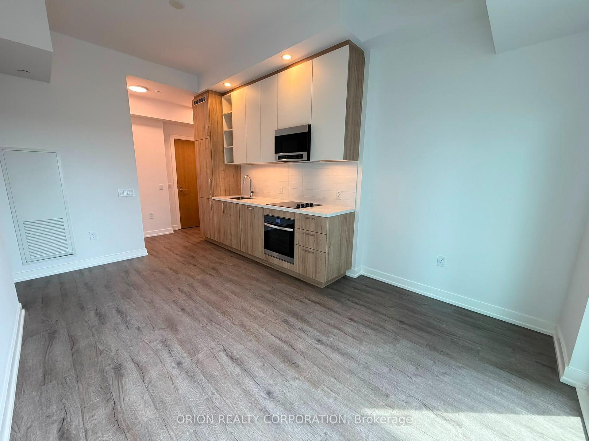 Photo 11 of Unit 906, 5 Meadowdale Road, Vaughan, Vaughan Corporate Centre — HOMEH