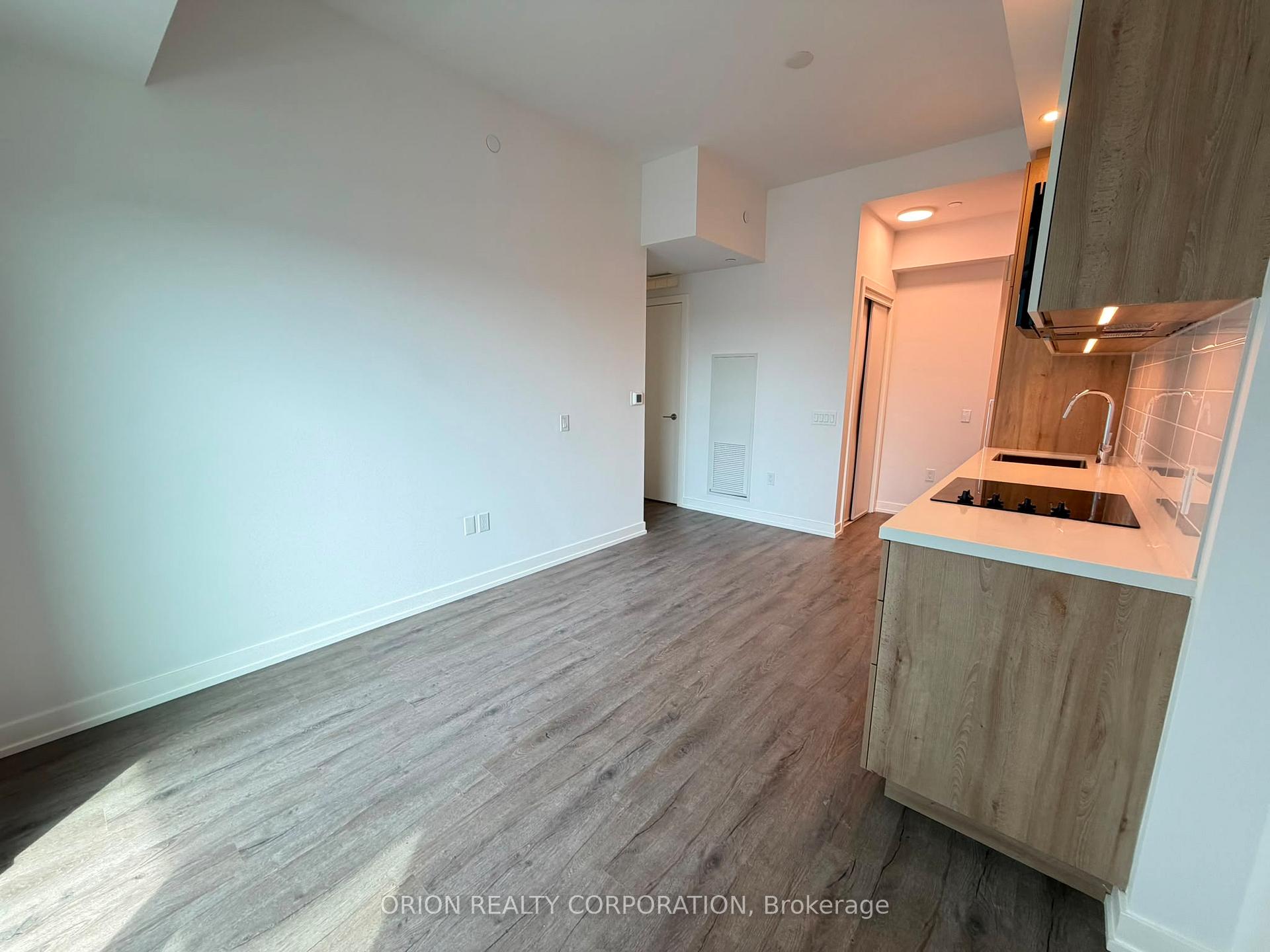 Photo 13 of Unit 906, 5 Meadowdale Road, Vaughan, Vaughan Corporate Centre — HOMEH