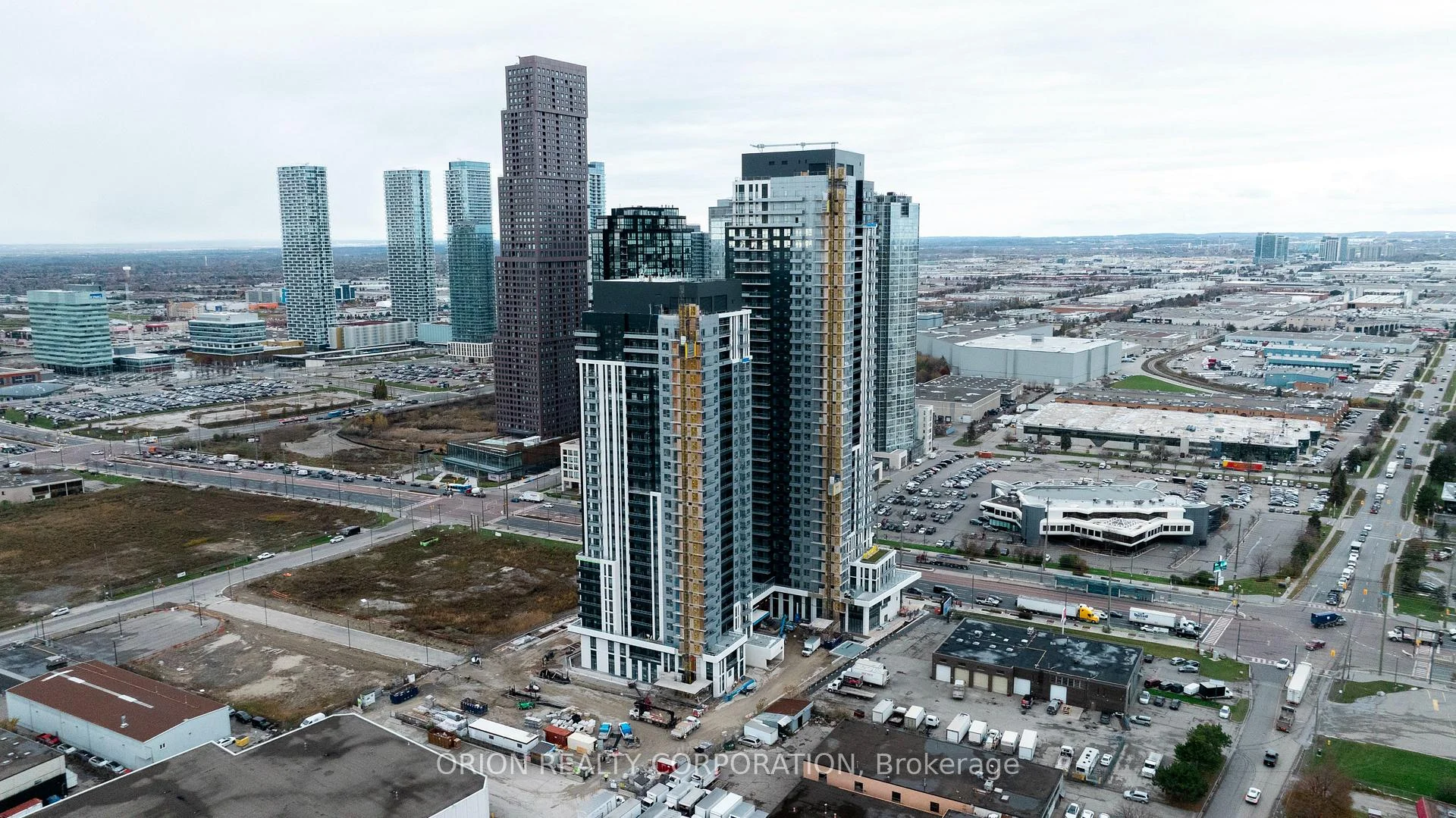 Photo 4 of Unit 906, 5 Meadowdale Road, Vaughan, Vaughan Corporate Centre — HOMEH