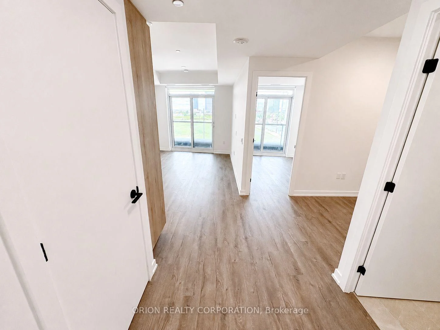 Photo 6 of Unit 906, 5 Meadowdale Road, Vaughan, Vaughan Corporate Centre — HOMEH