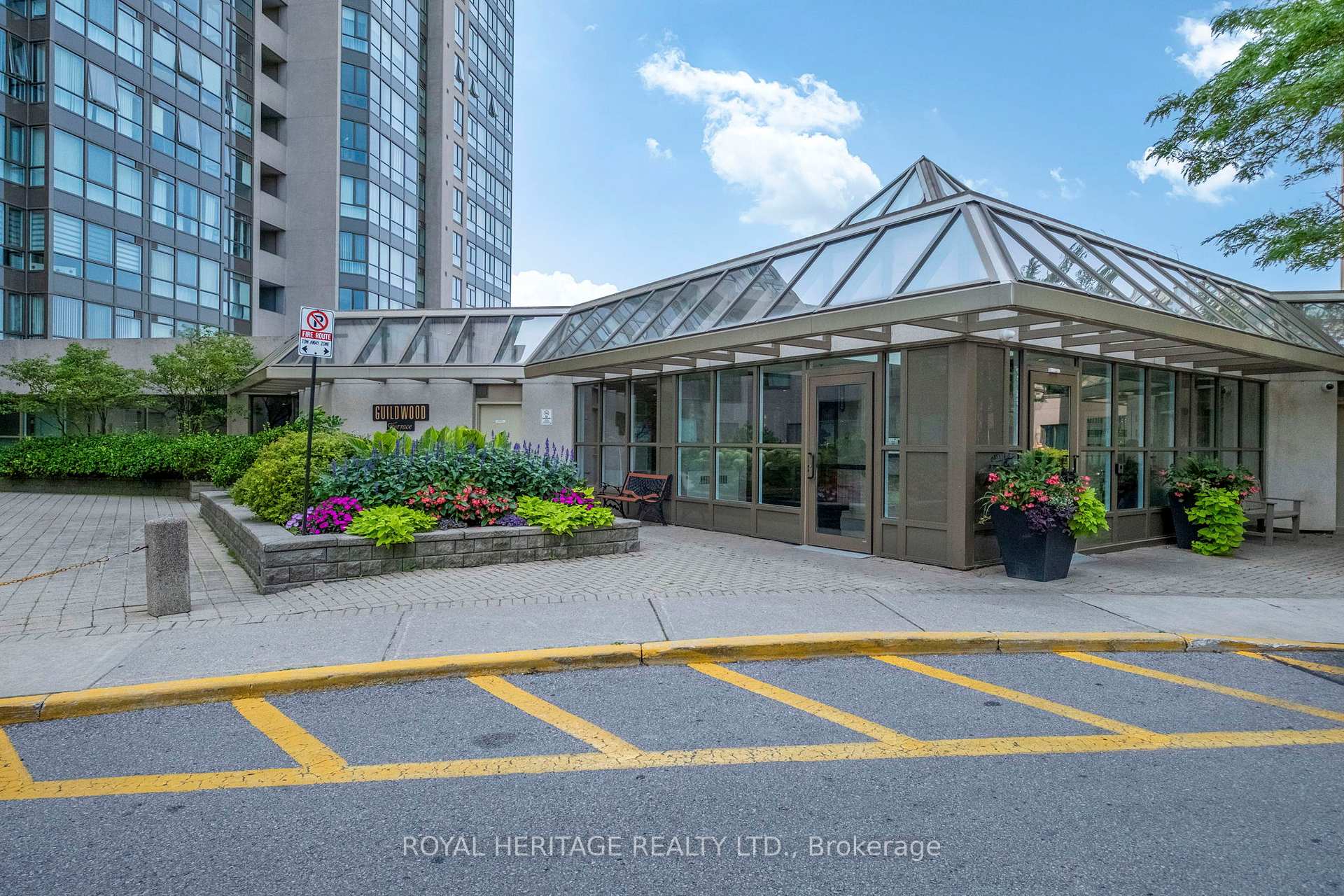 Photo 2 of Unit 906, 3233 Eglinton Avenue E, Scarborough, Scarborough Village — HOMEH