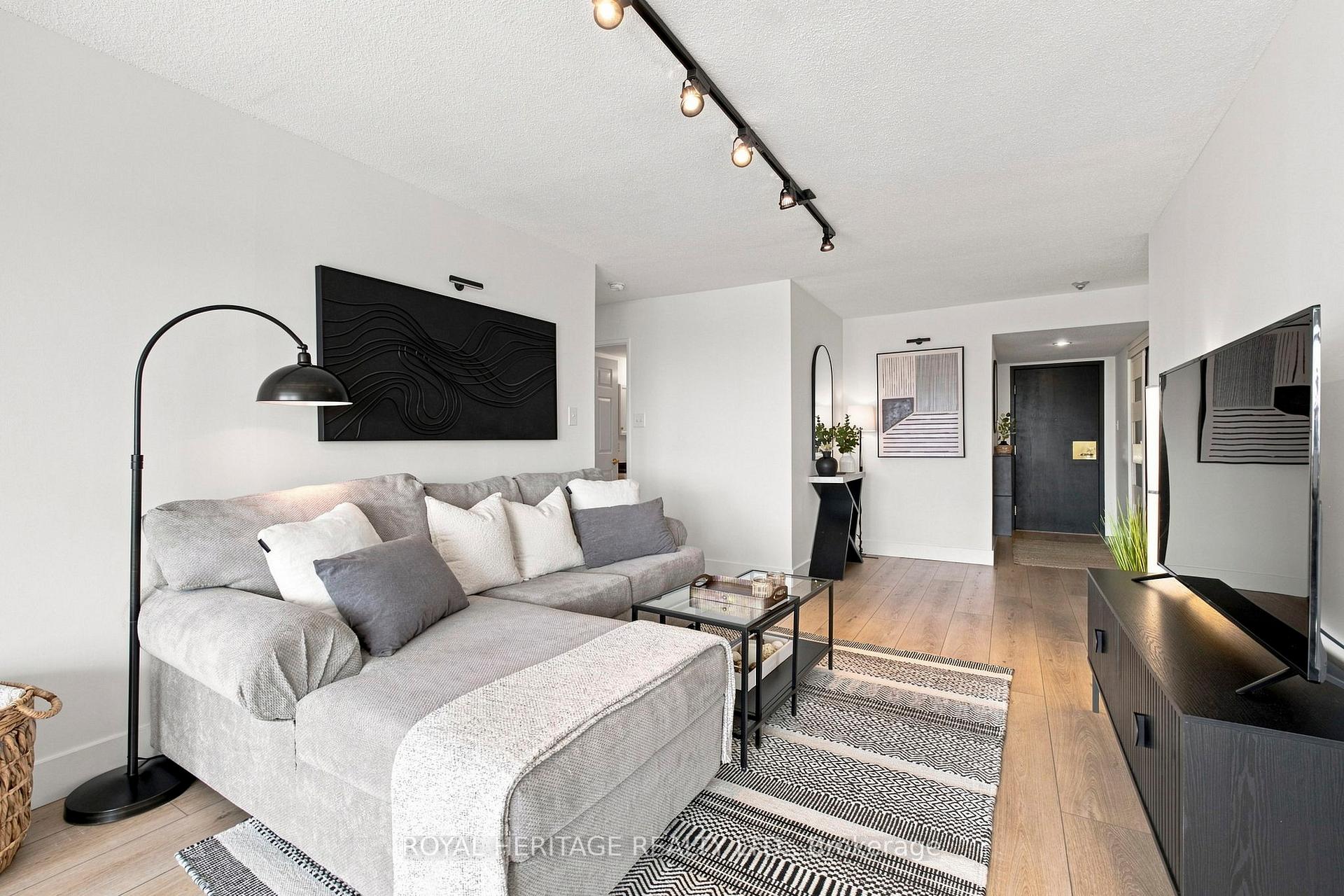 Photo 11 of Unit 906, 3233 Eglinton Avenue E, Scarborough, Scarborough Village — HOMEH