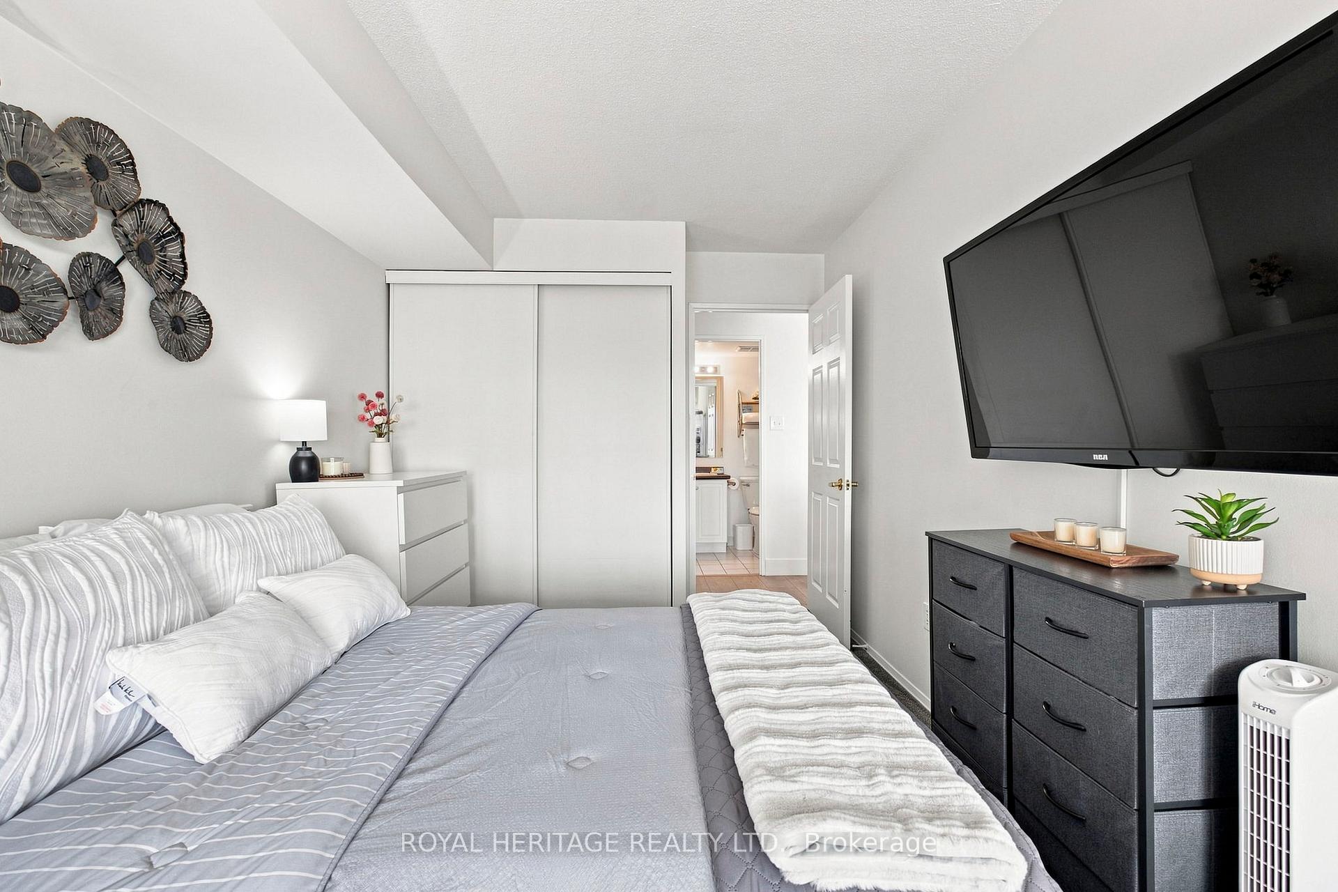Photo 27 of Unit 906, 3233 Eglinton Avenue E, Scarborough, Scarborough Village — HOMEH