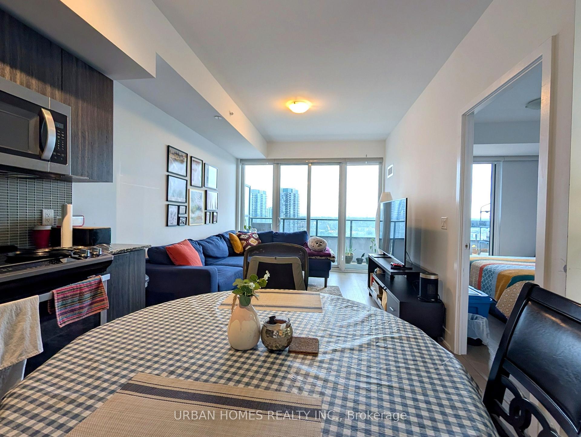 Photo 3 of Unit 1512, 30 Shore Breeze Drive, Etobicoke, Mimico — HOMEH