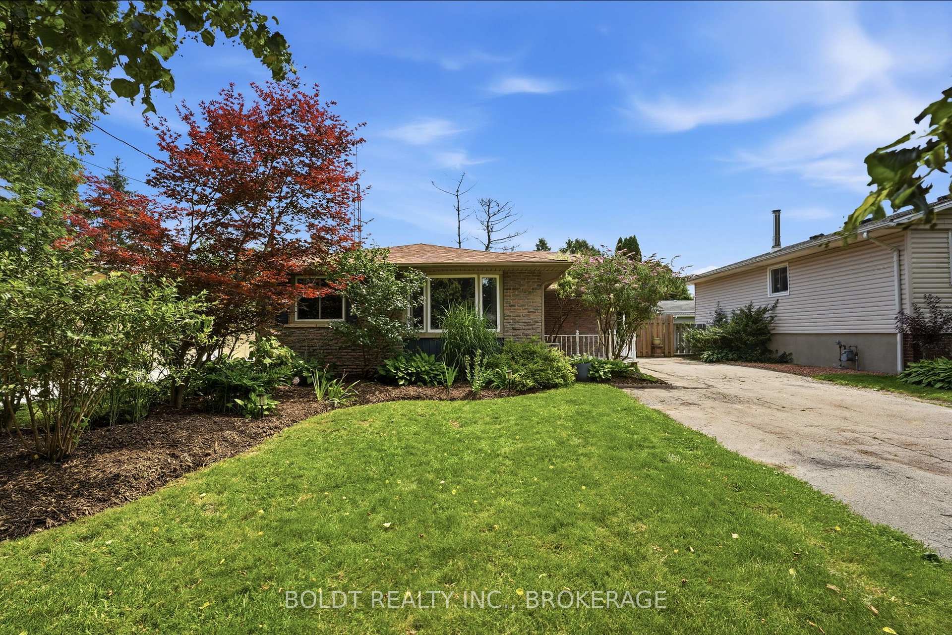 Photo 1 of 11 Abraham Drive, St. Catharines, Lakeshore — HOMEH