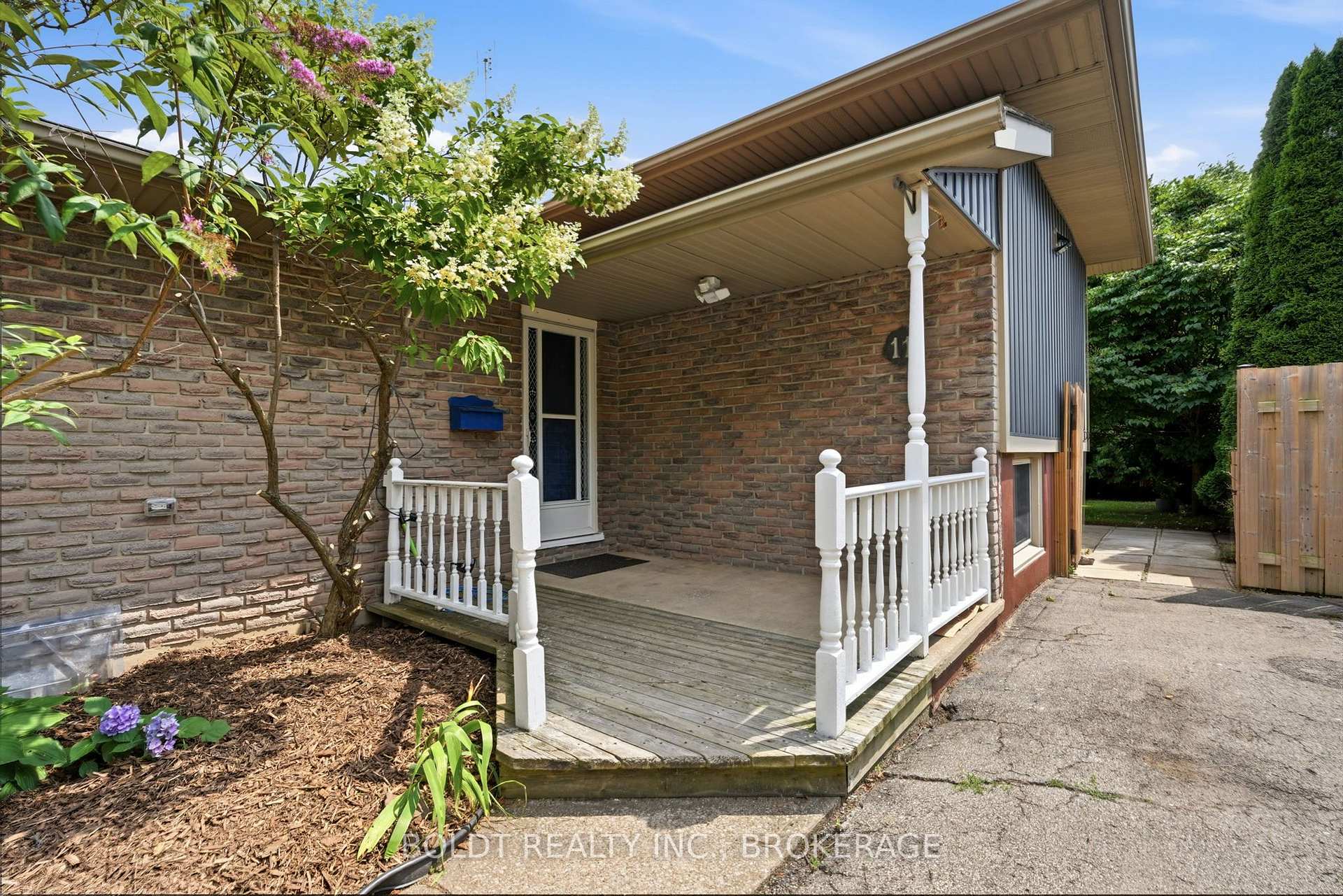Photo 4 of 11 Abraham Drive, St. Catharines, Lakeshore — HOMEH