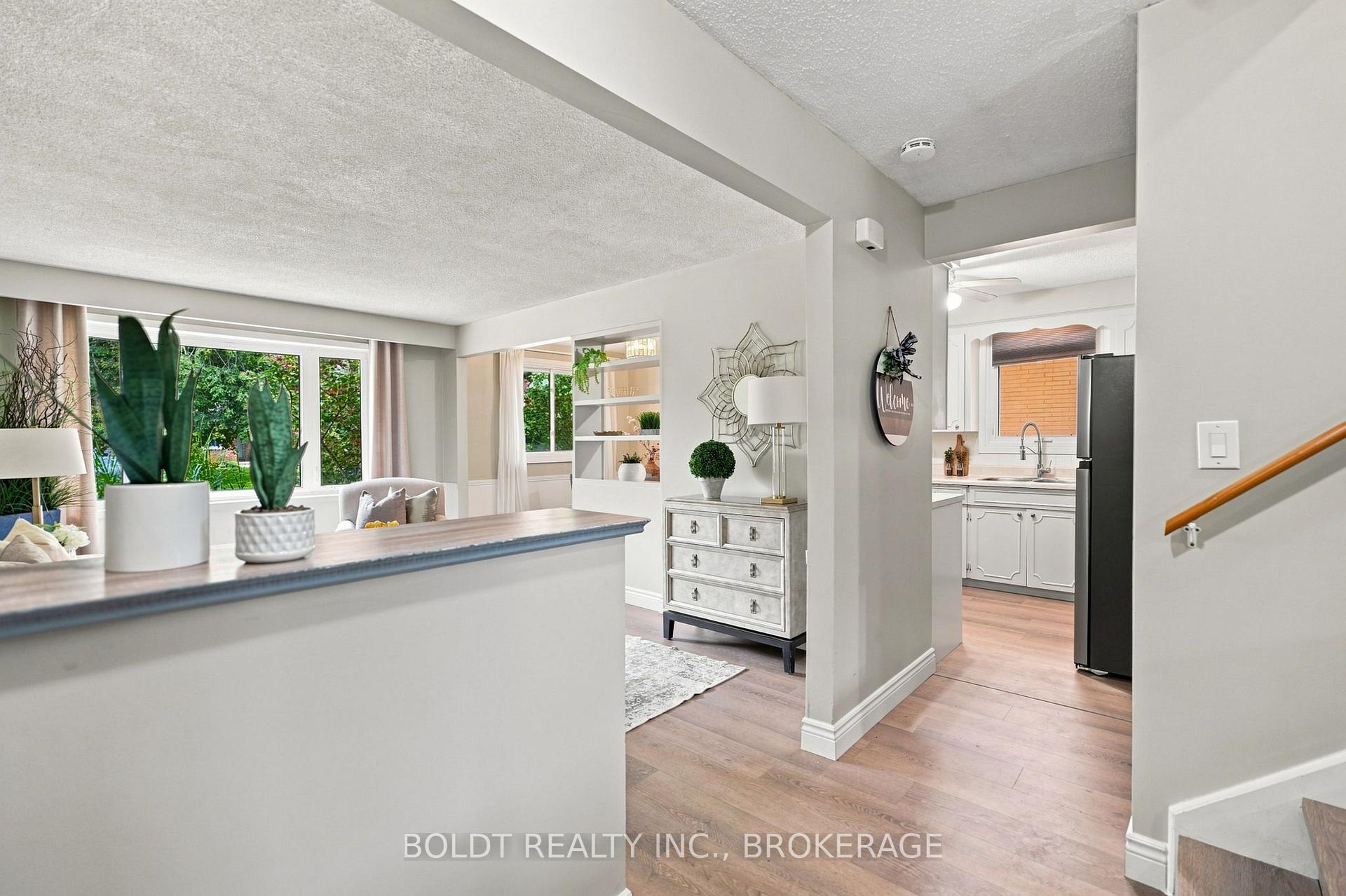 Photo 5 of 11 Abraham Drive, St. Catharines, Lakeshore — HOMEH