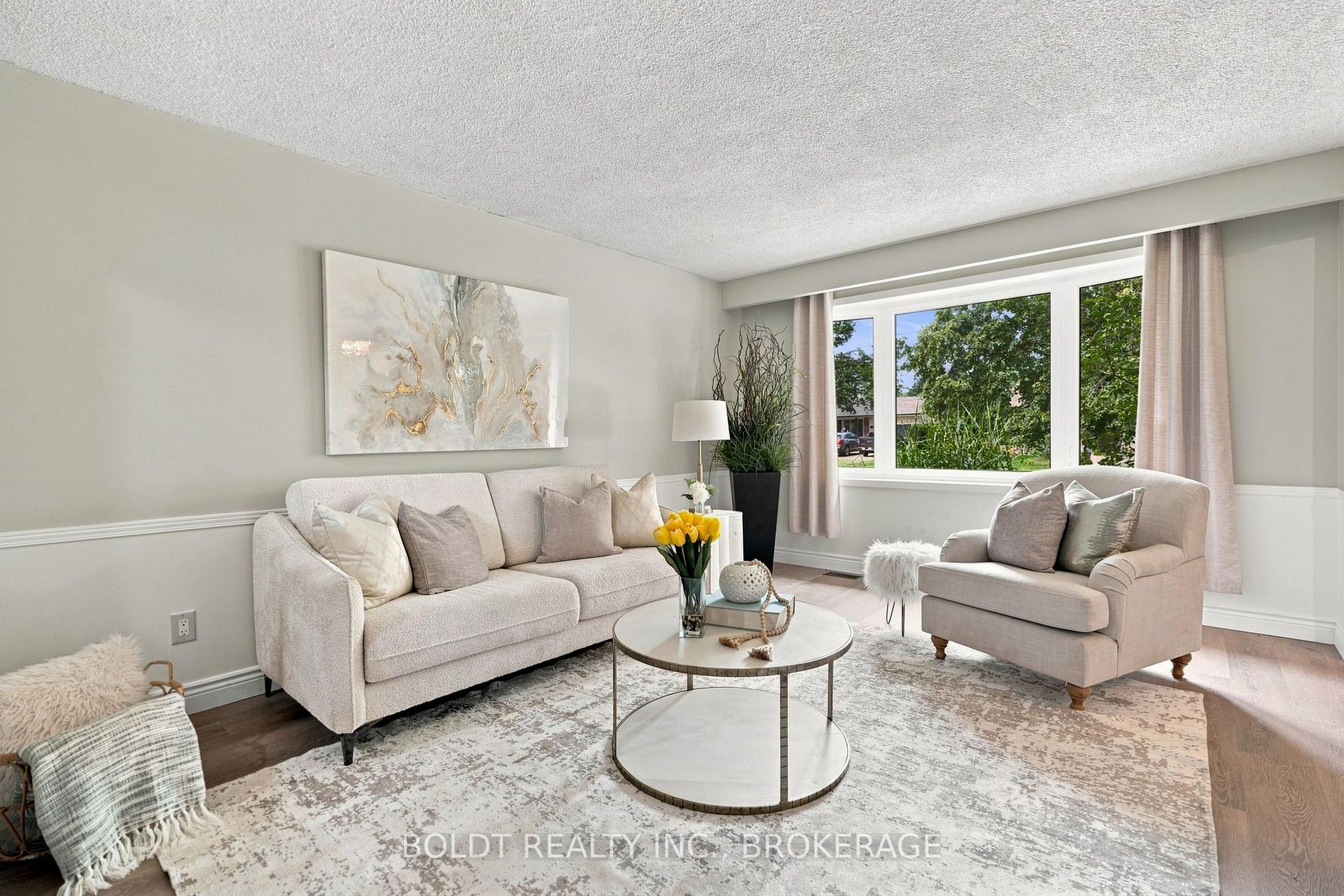 Photo 7 of 11 Abraham Drive, St. Catharines, Lakeshore — HOMEH
