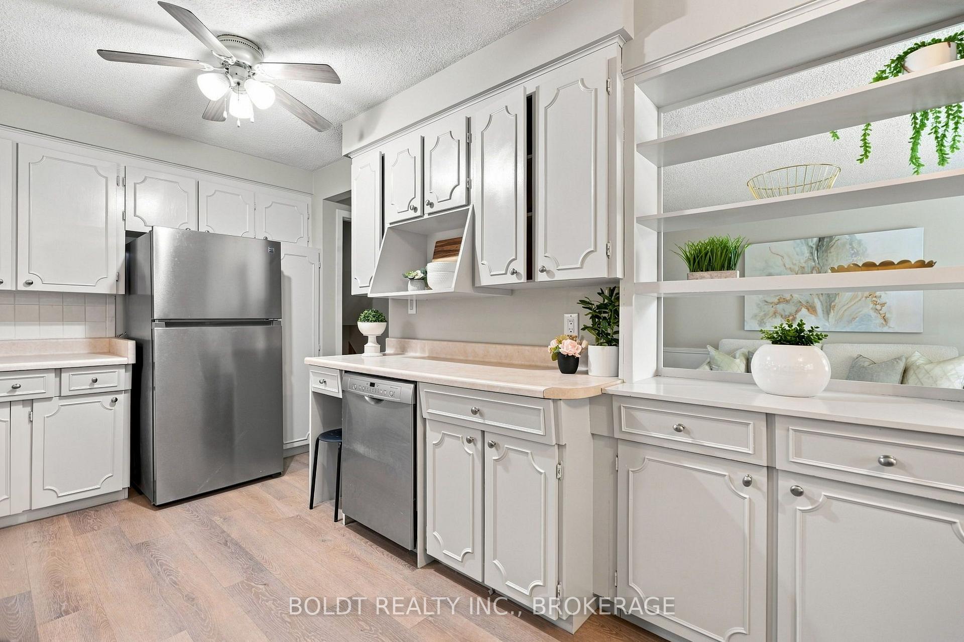 Photo 12 of 11 Abraham Drive, St. Catharines, Lakeshore — HOMEH