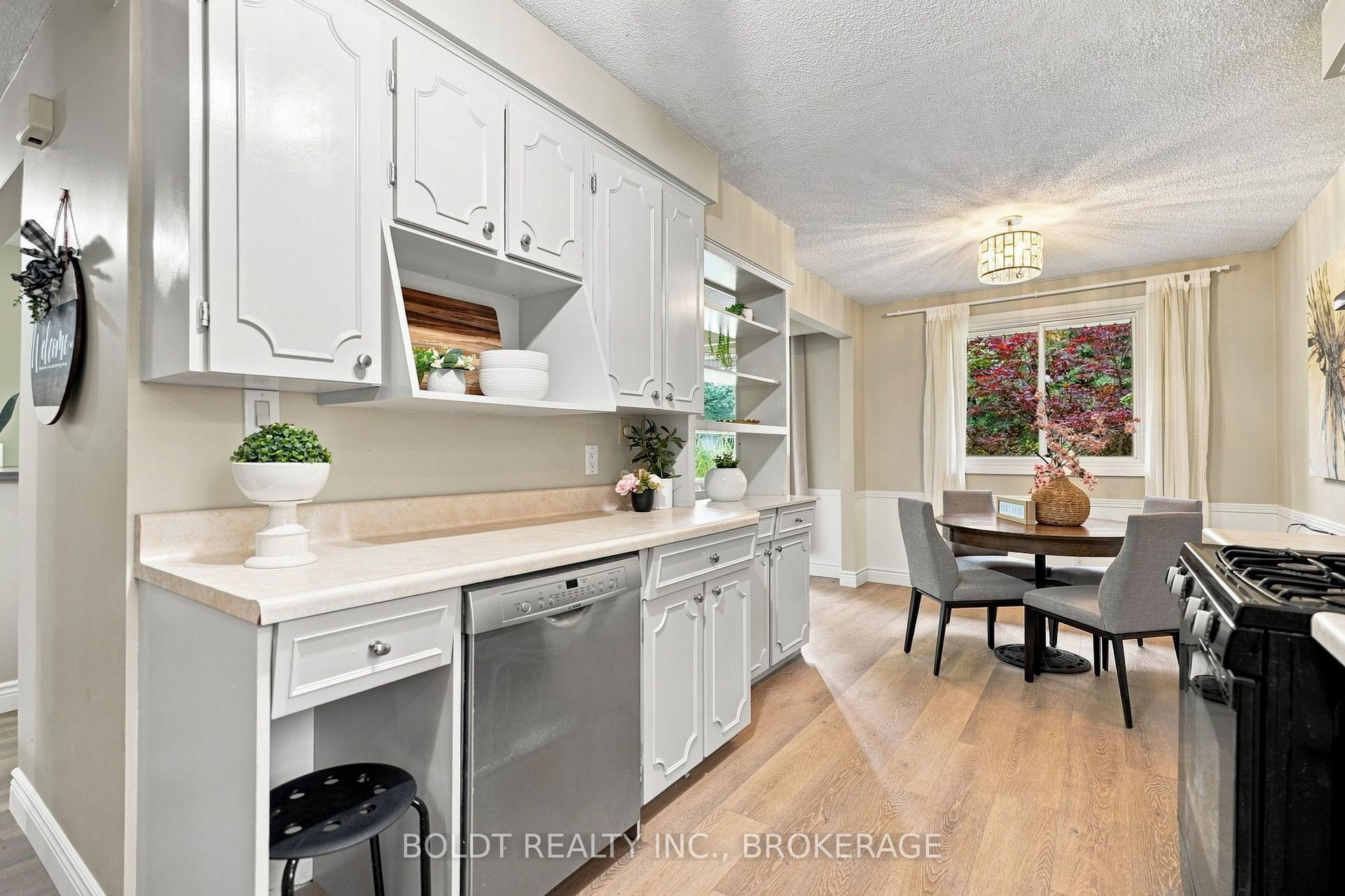 Photo 13 of 11 Abraham Drive, St. Catharines, Lakeshore — HOMEH
