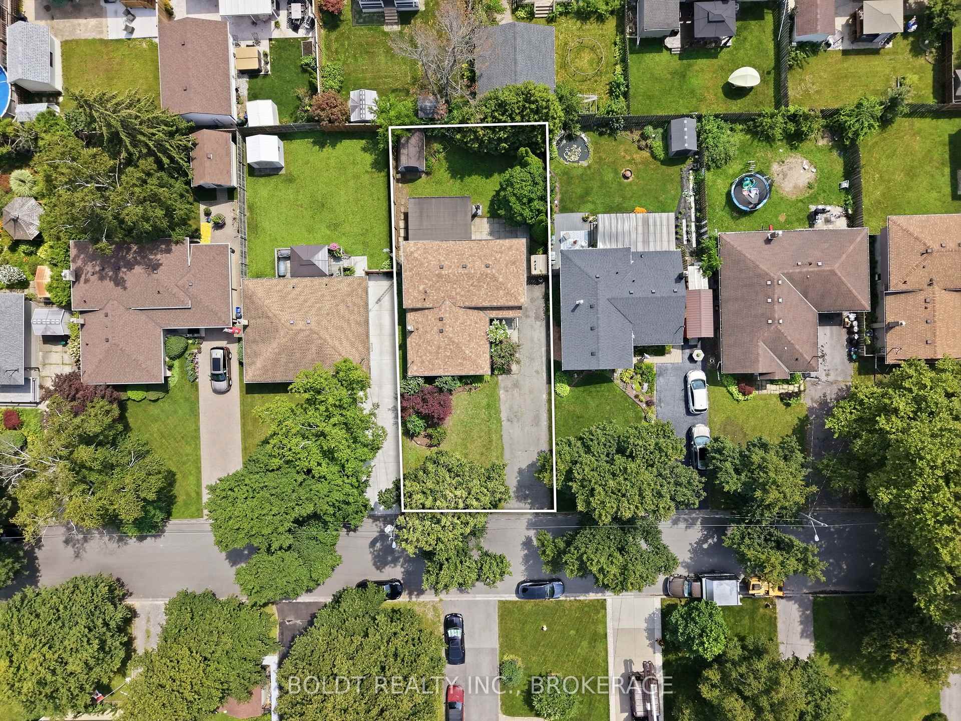 Photo 31 of 11 Abraham Drive, St. Catharines, Lakeshore — HOMEH