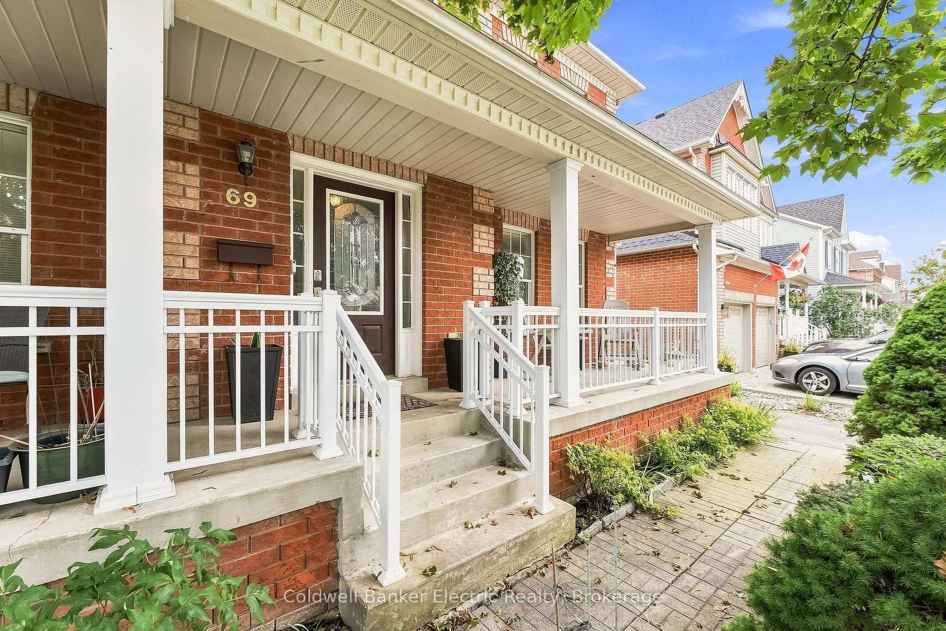 Photo 7 of 69 Downey Drive, Whitby, Brooklin — HOMEH