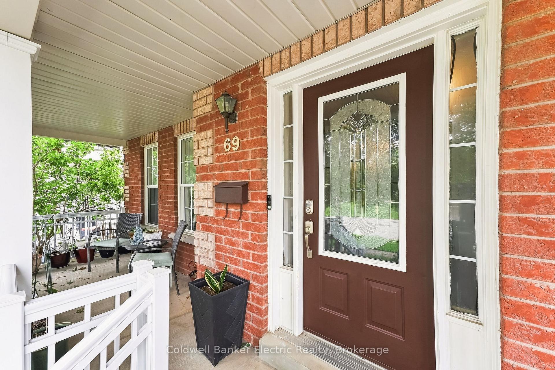 Photo 9 of 69 Downey Drive, Whitby, Brooklin — HOMEH