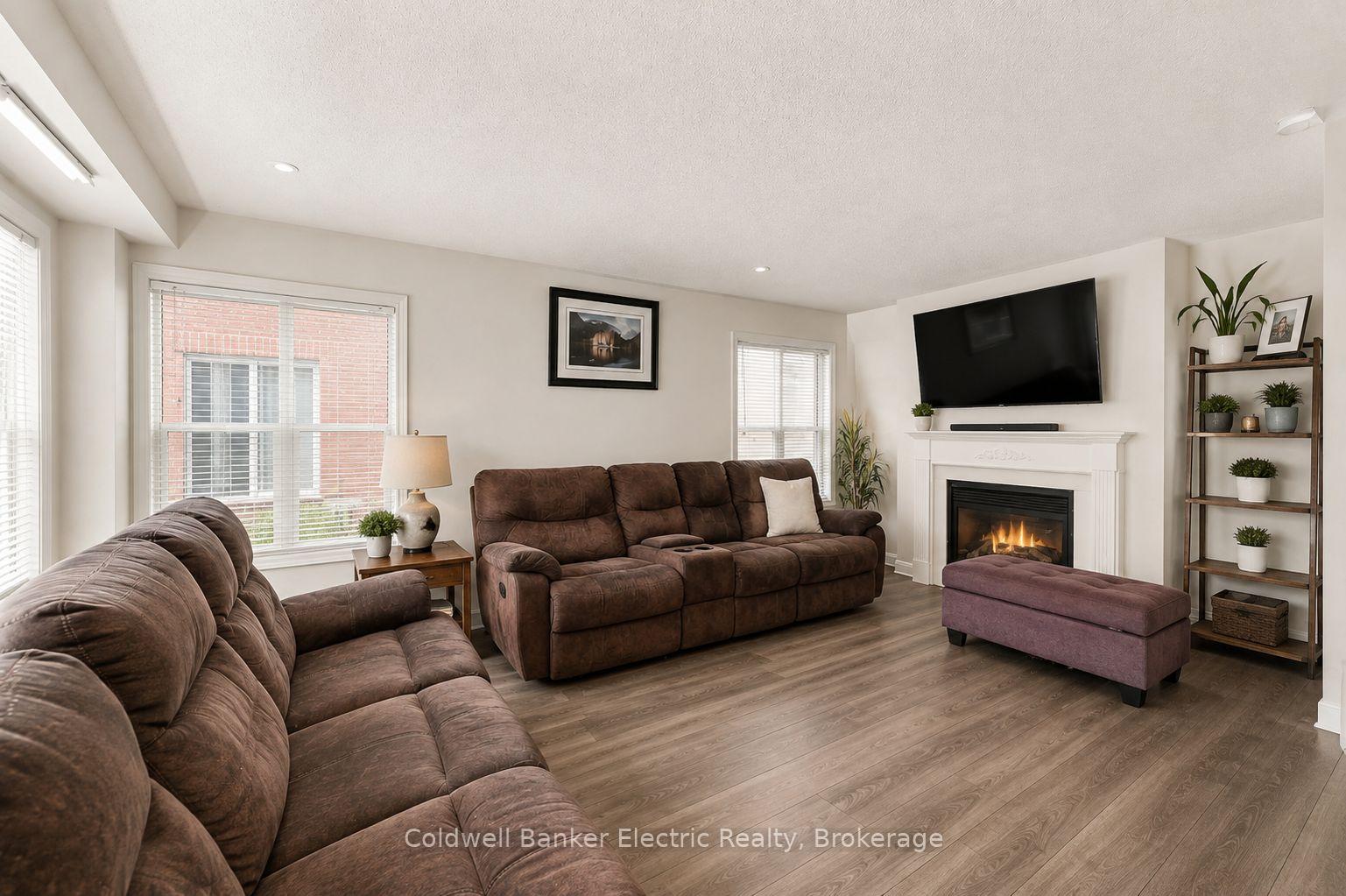 Photo 24 of 69 Downey Drive, Whitby, Brooklin — HOMEH
