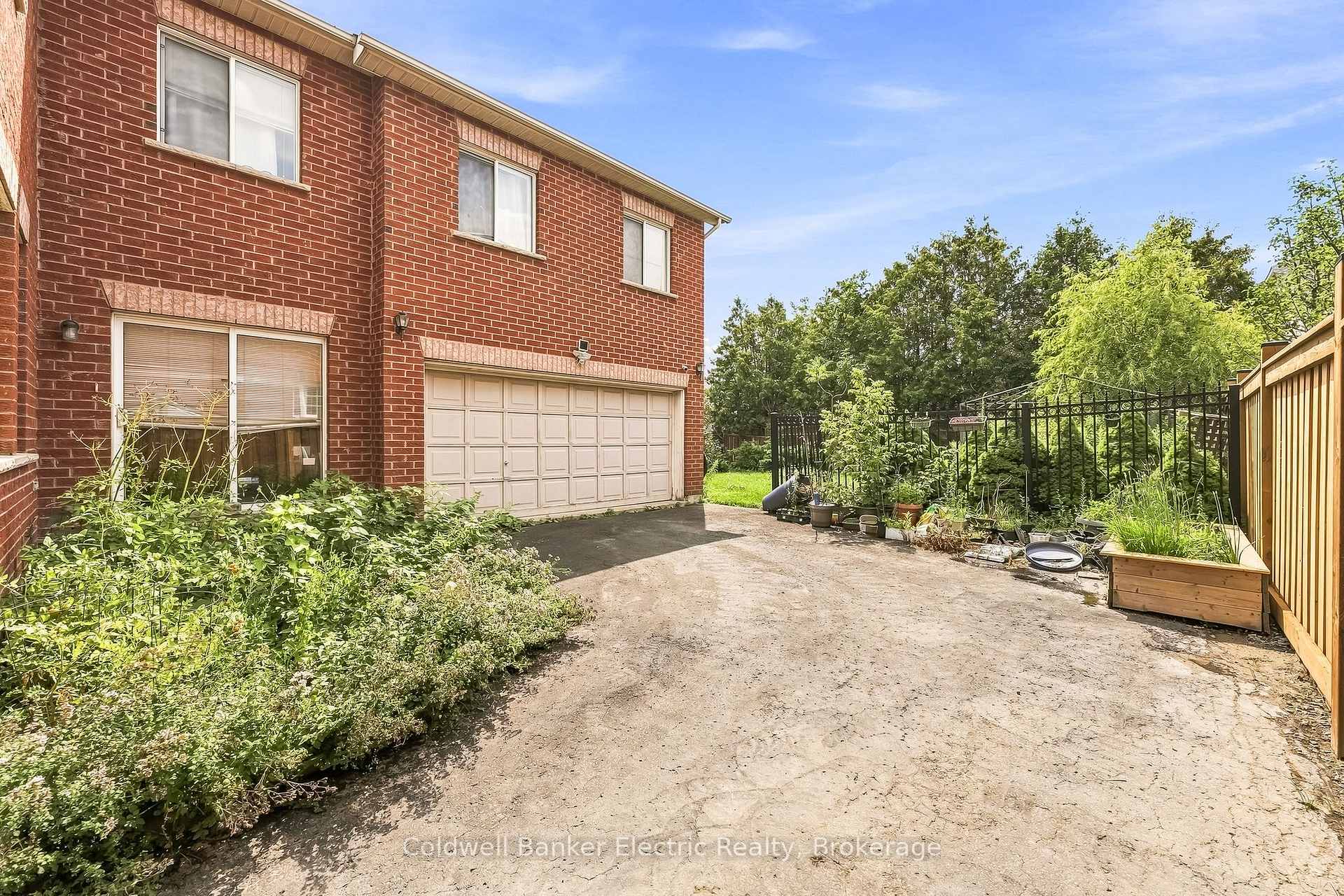 Photo 44 of 69 Downey Drive, Whitby, Brooklin — HOMEH