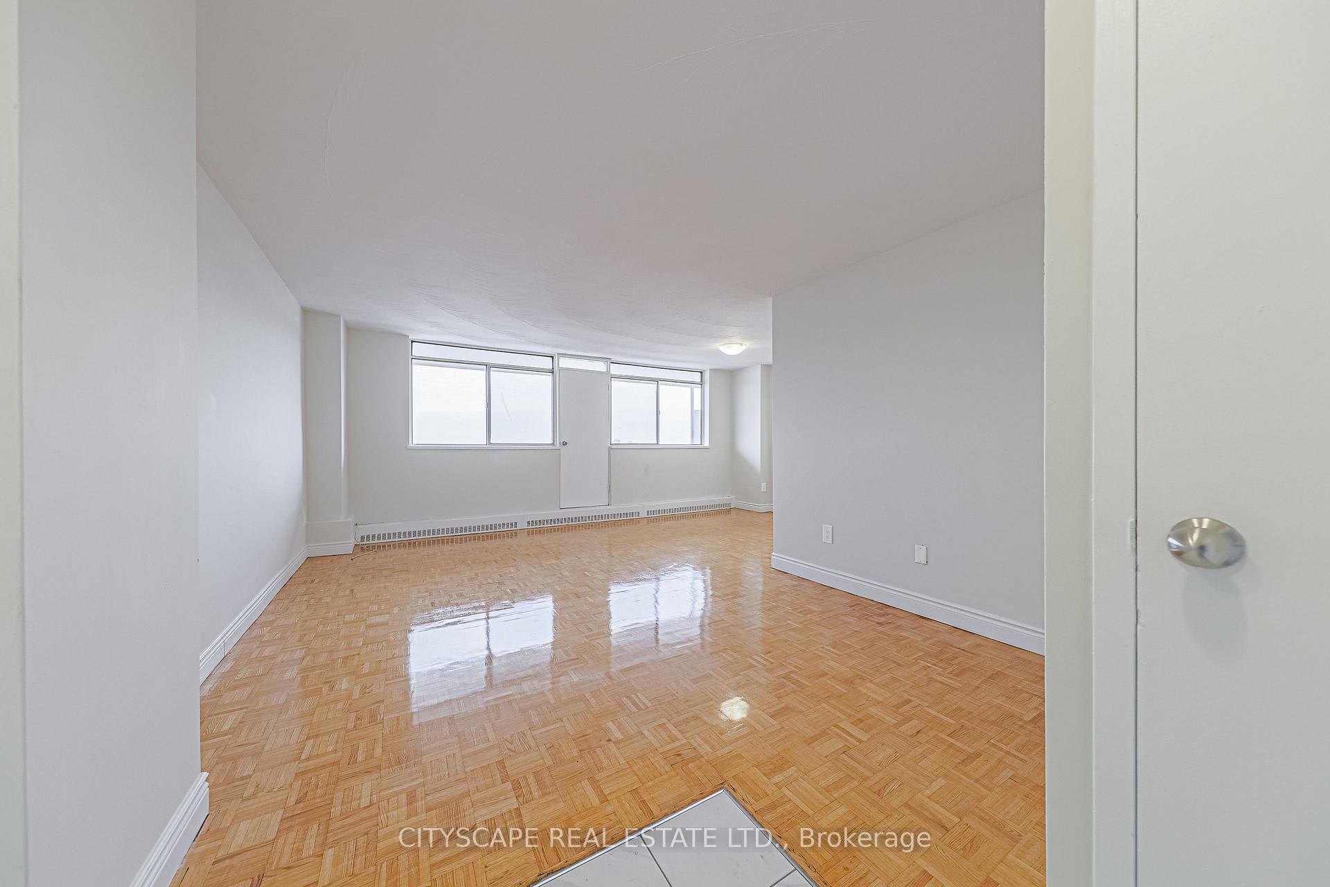Photo 3 of Unit 719, 100 Rowena Drive, North York, Parkwoods-Donalda — HOMEH