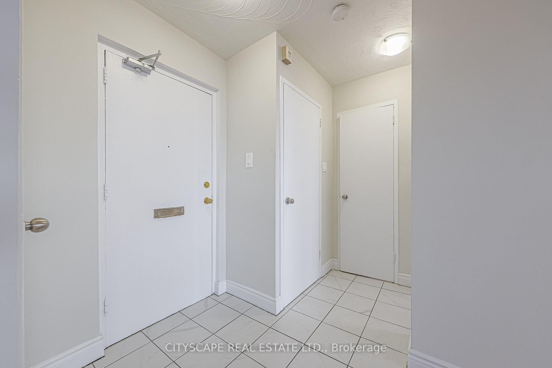 Photo 4 of Unit 719, 100 Rowena Drive, North York, Parkwoods-Donalda — HOMEH