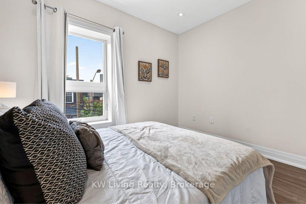Photo 15 of 90 Mitchell Avenue, Toronto, Niagara — HOMEH
