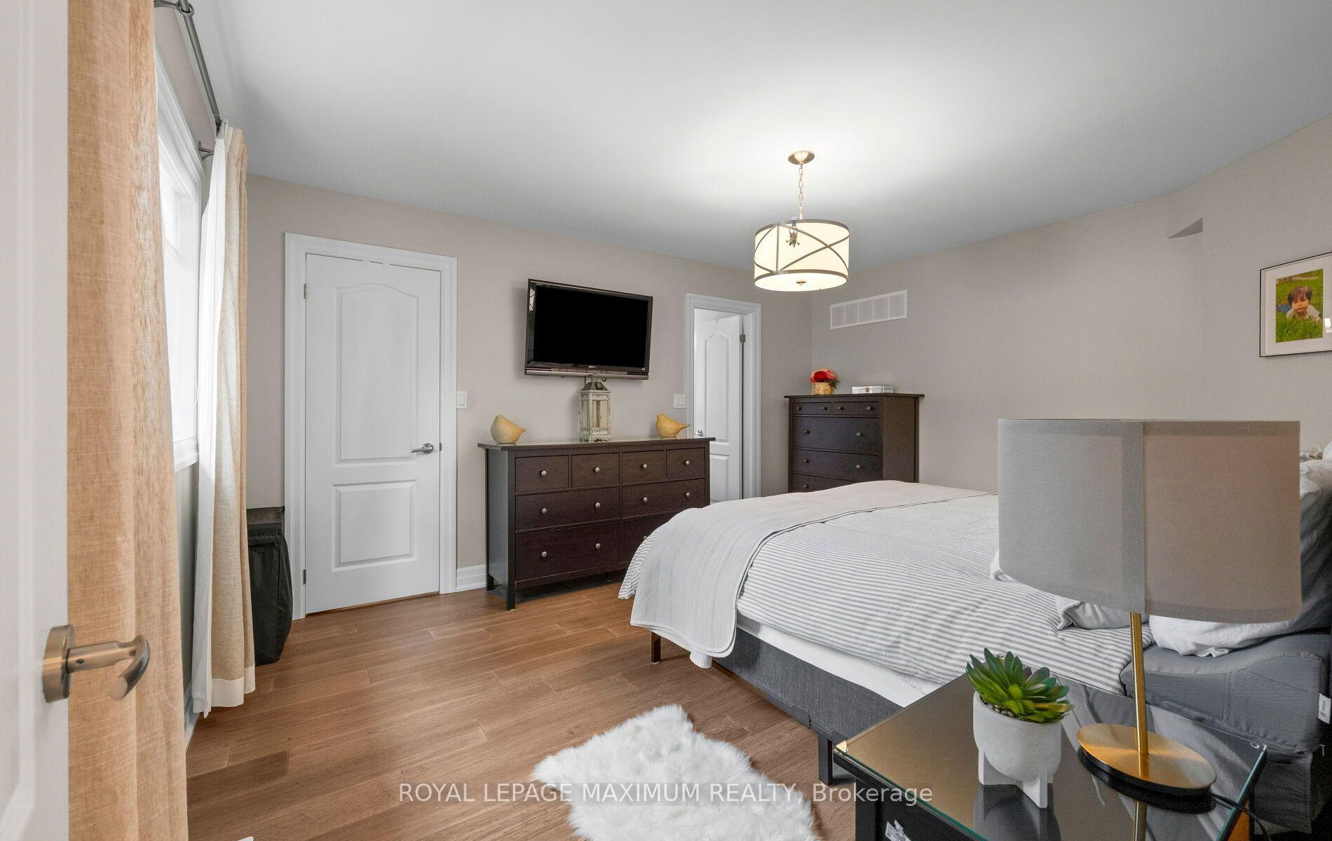 Photo 26 of 8 Albiwoods Trail, Caledon, Bolton East — HOMEH