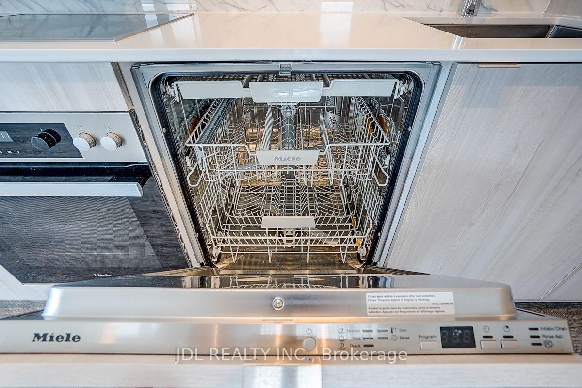 Photo 10 of Unit 5103, 138 Downes Street, Toronto, Waterfront Communities — HOMEH