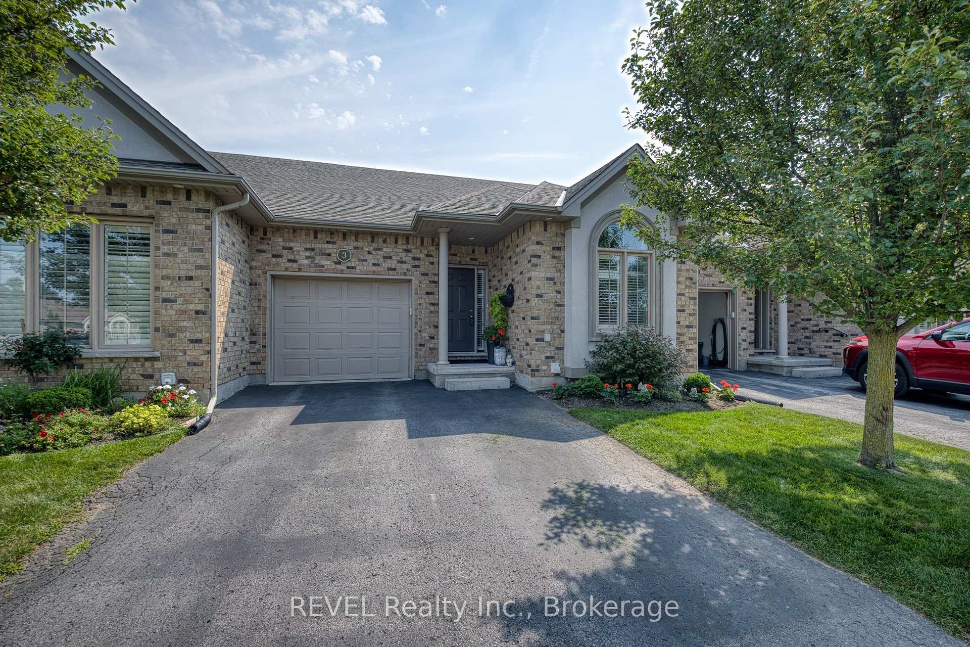 Front of Unit 3, 4399 Montrose Road