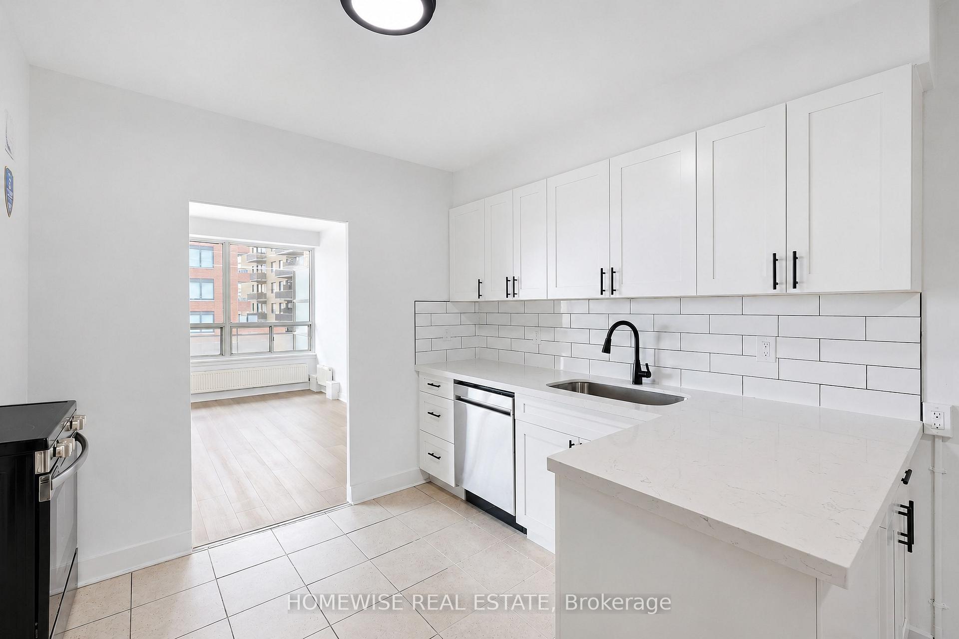 Photo 2 of Unit 307, 2500 Bathurst Street, Toronto, Forest Hill North — HOMEH