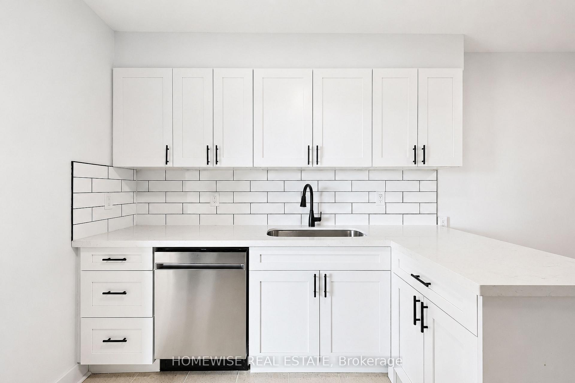 Photo 3 of Unit 307, 2500 Bathurst Street, Toronto, Forest Hill North — HOMEH