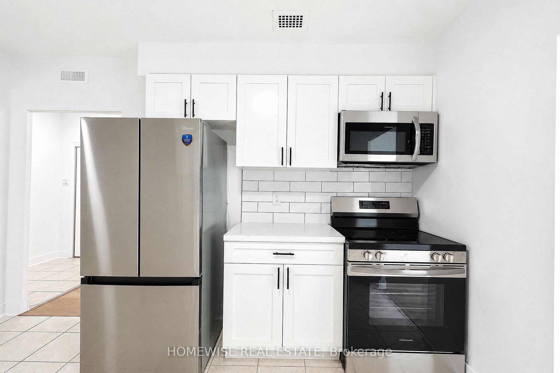 Photo 4 of Unit 307, 2500 Bathurst Street, Toronto, Forest Hill North — HOMEH