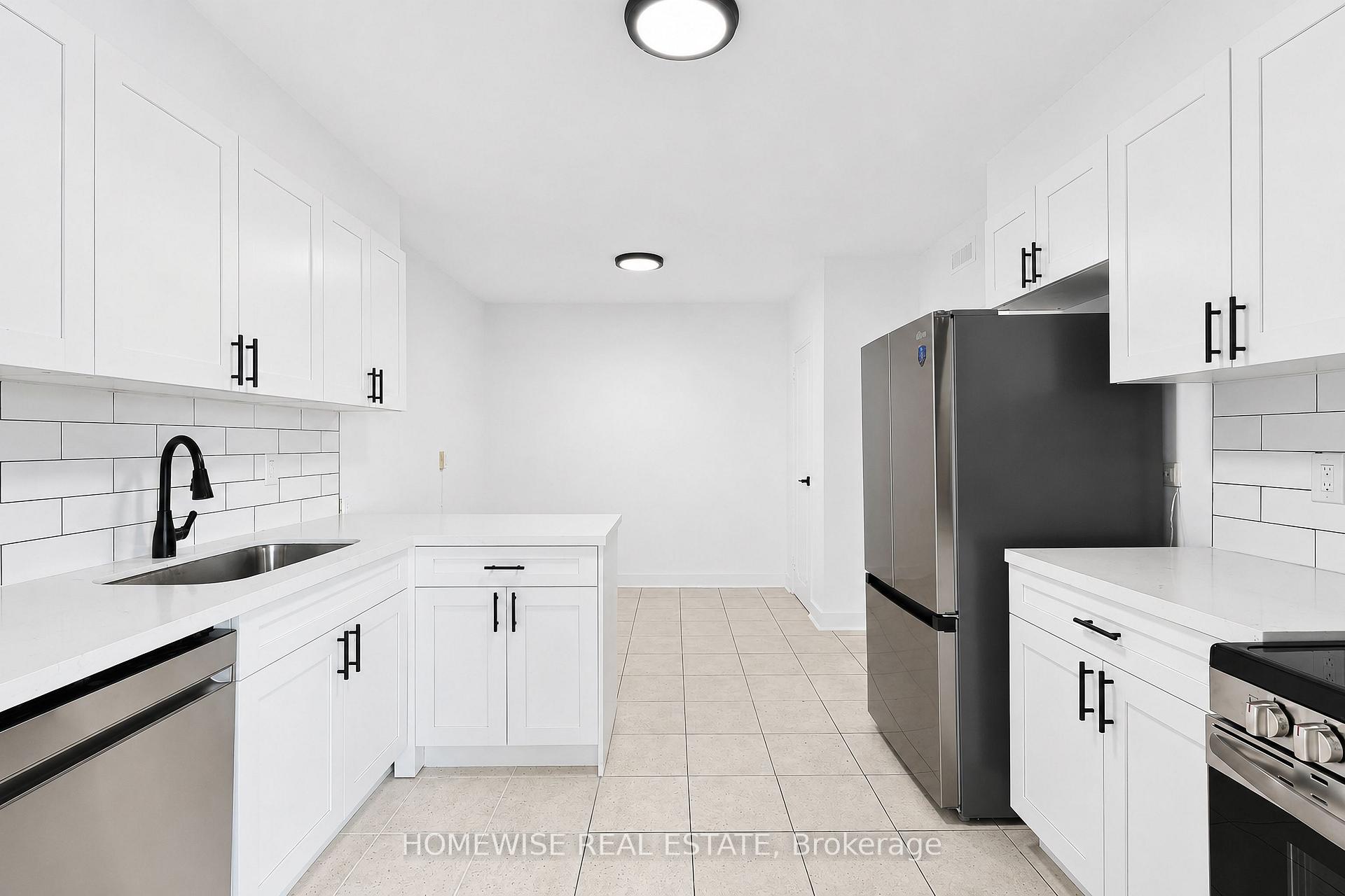 Photo 5 of Unit 307, 2500 Bathurst Street, Toronto, Forest Hill North — HOMEH