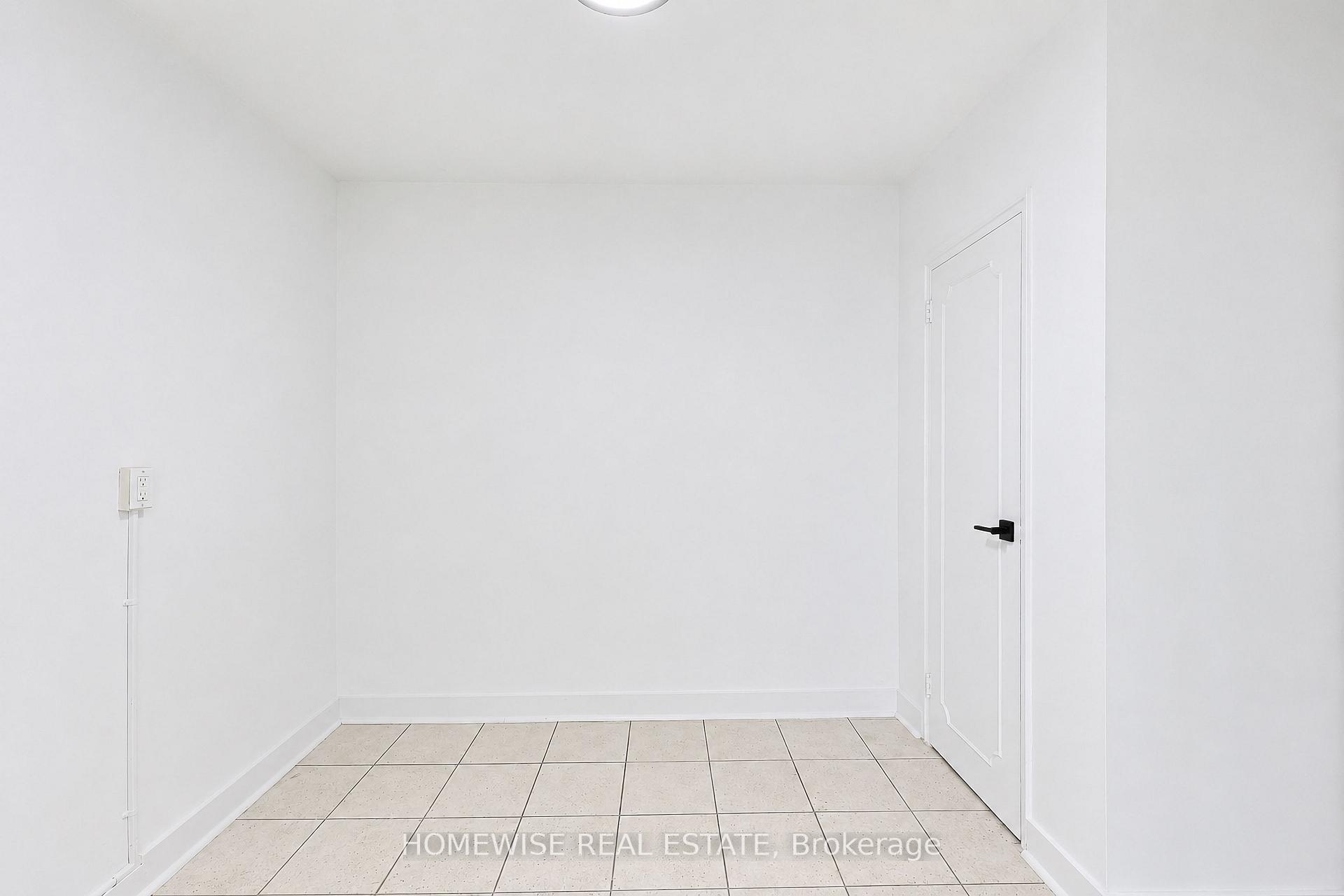 Photo 6 of Unit 307, 2500 Bathurst Street, Toronto, Forest Hill North — HOMEH