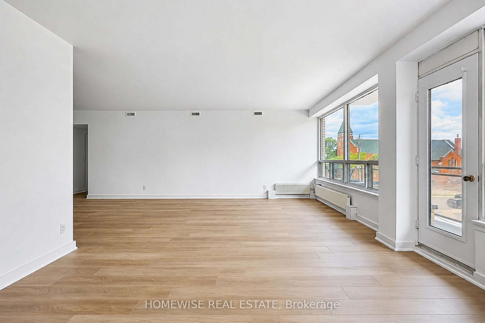 Photo 9 of Unit 307, 2500 Bathurst Street, Toronto, Forest Hill North — HOMEH