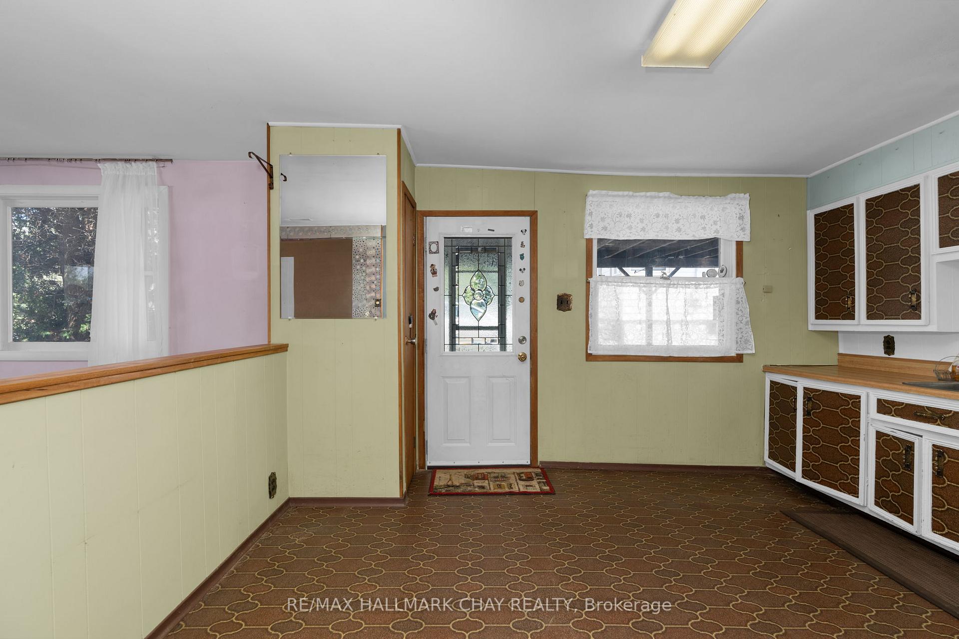 Photo 6 of 7 Caroline Street E, Clearview, Creemore — HOMEH