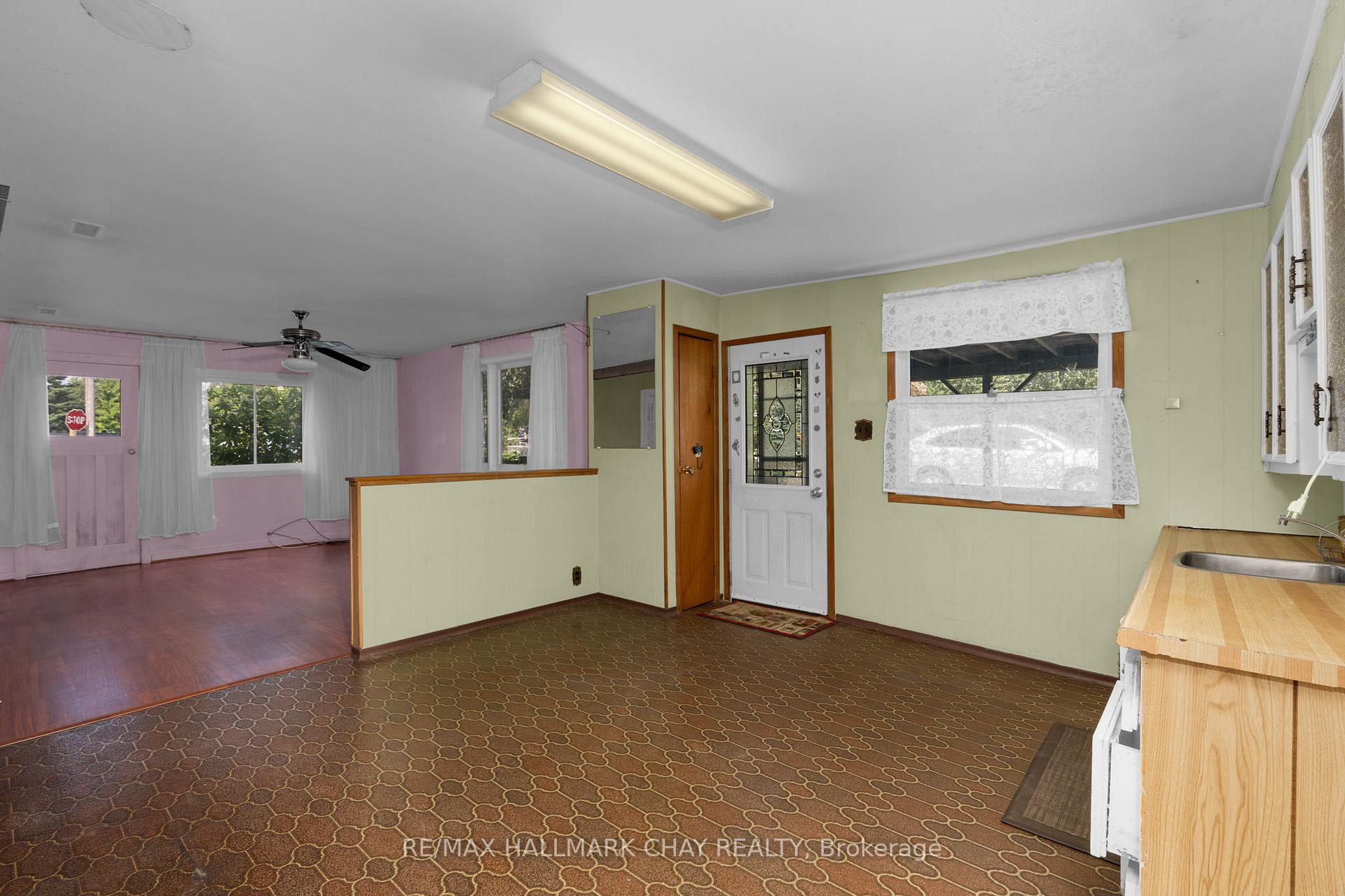 Photo 8 of 7 Caroline Street E, Clearview, Creemore — HOMEH
