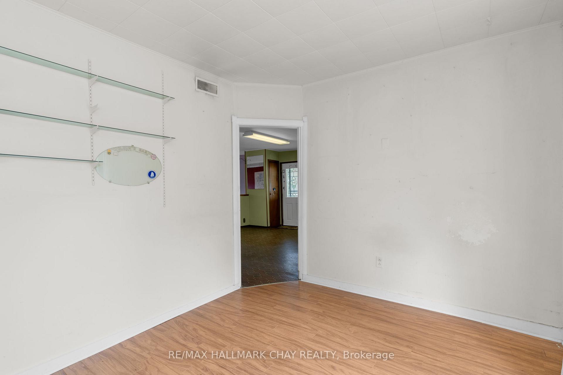 Photo 13 of 7 Caroline Street E, Clearview, Creemore — HOMEH