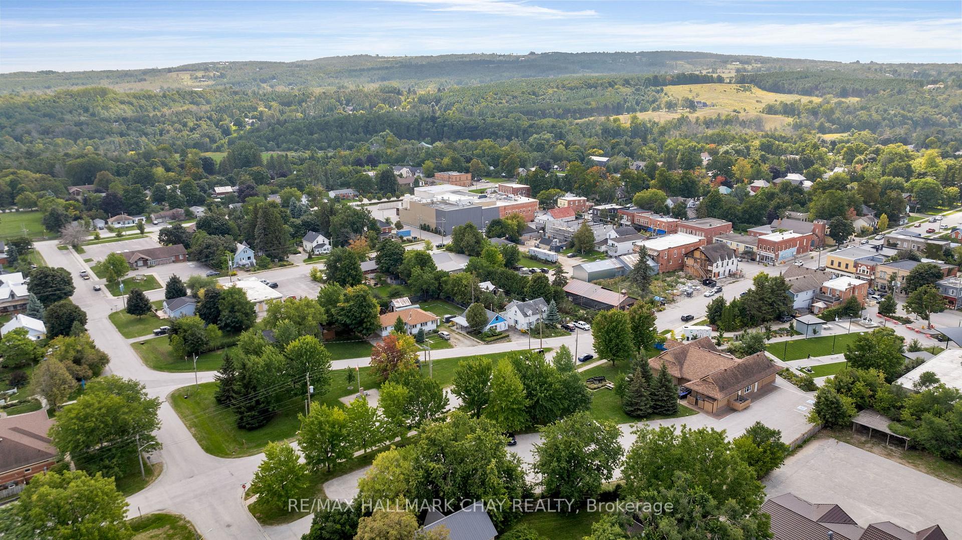 Photo 29 of 7 Caroline Street E, Clearview, Creemore — HOMEH