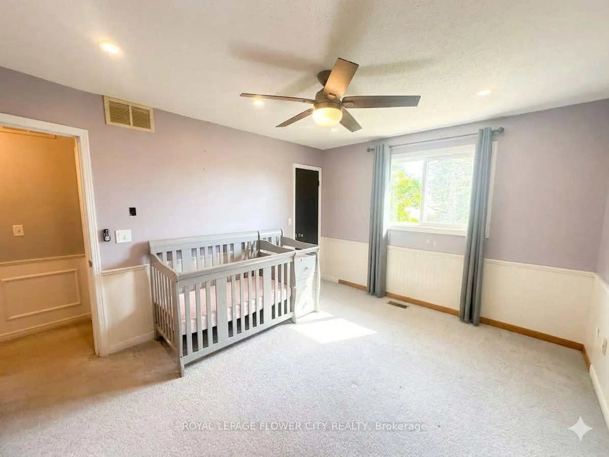 Photo 8 of 5 Pinedale Crescent, Clarington, Courtice — HOMEH