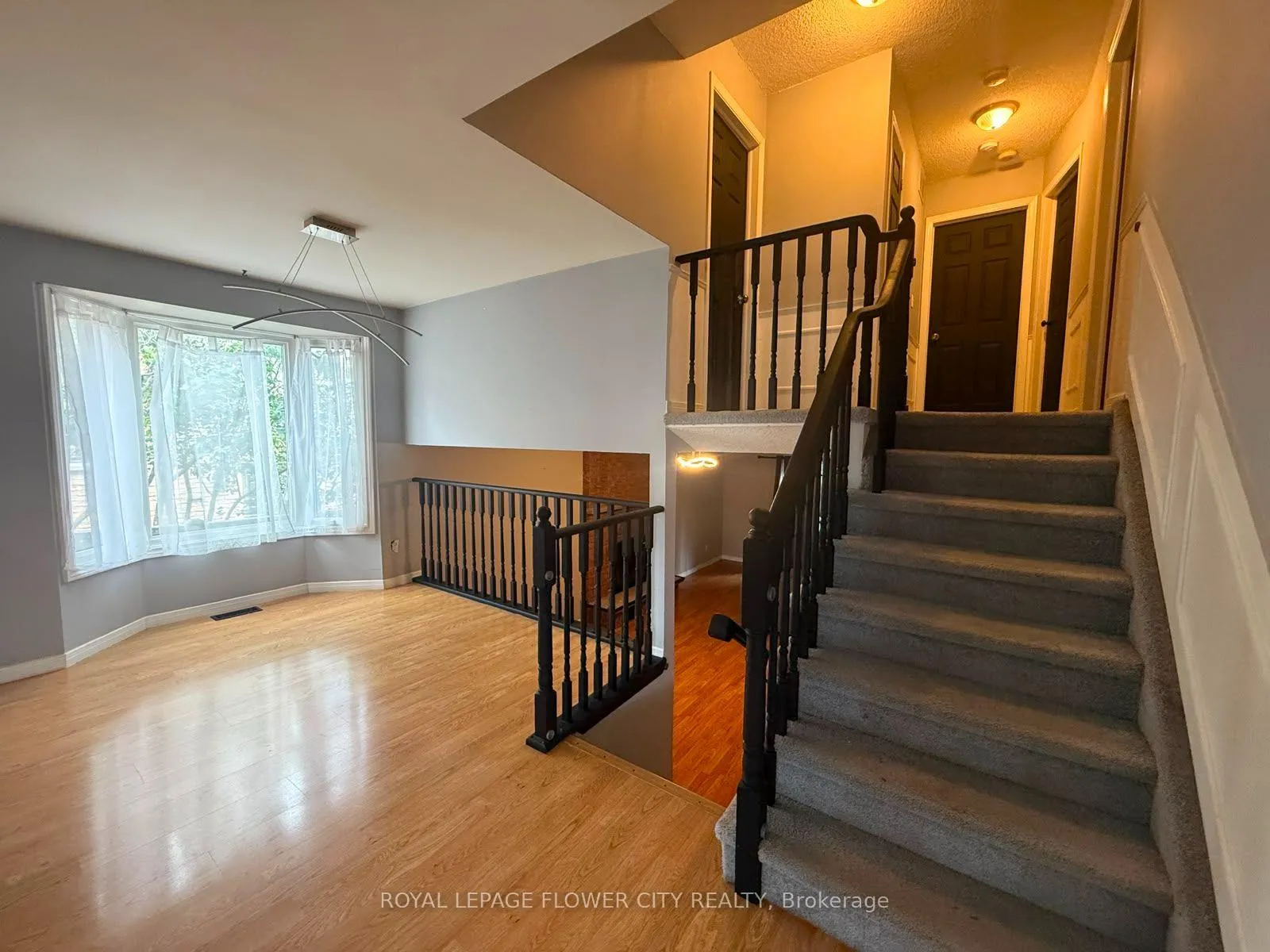 Photo 12 of 5 Pinedale Crescent, Clarington, Courtice — HOMEH