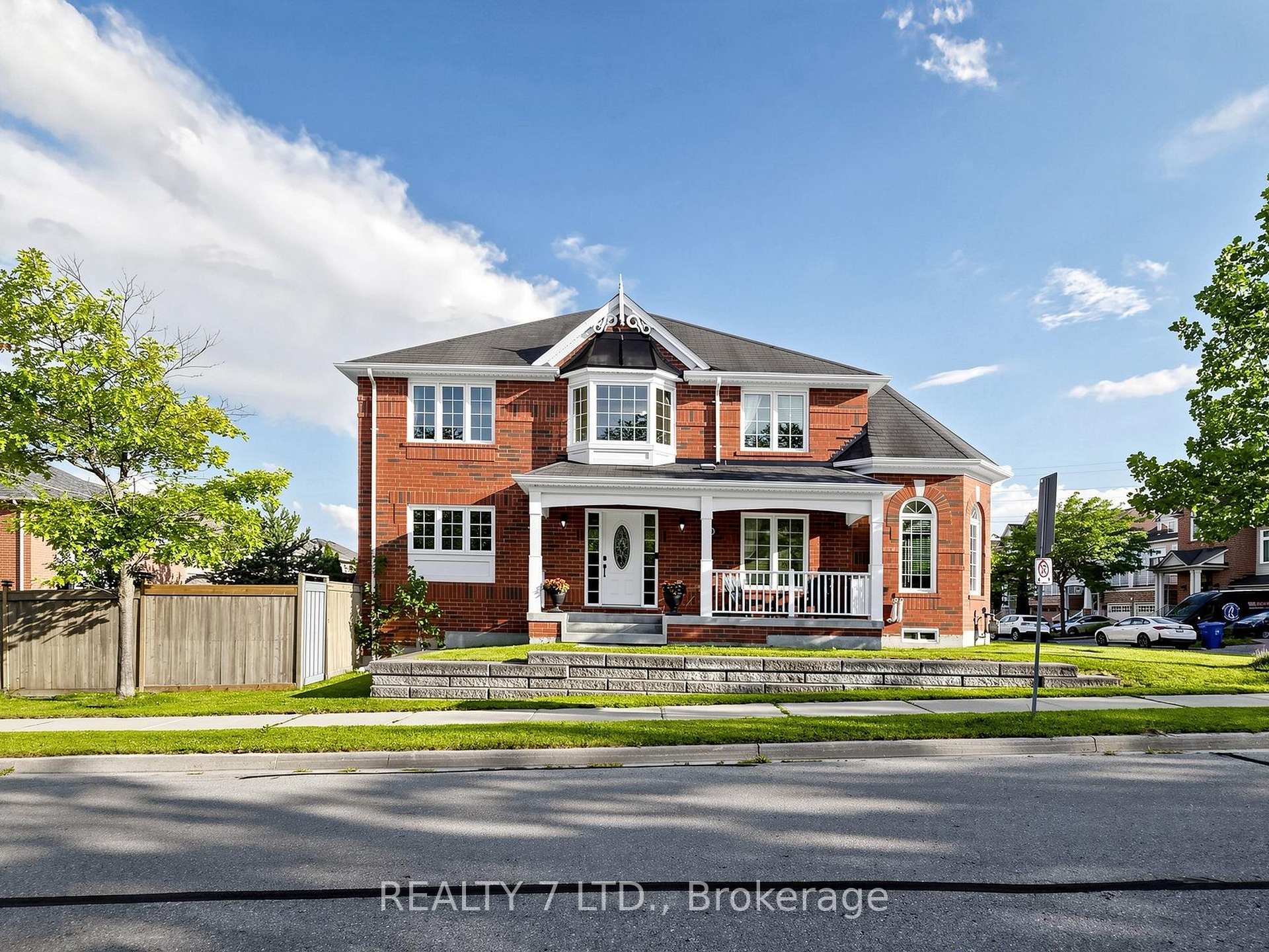 Front of 330 Cheryl Mews Boulevard