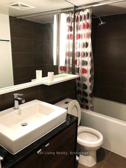 Photo 8 of Unit 711, 121 Mcmahon Drive, North York, Bayview Village — HOMEH