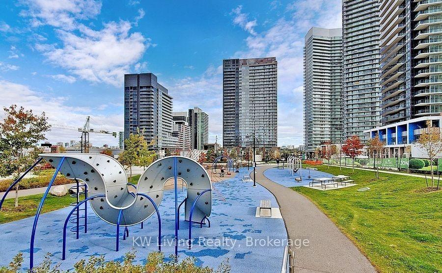 Photo 18 of Unit 711, 121 Mcmahon Drive, North York, Bayview Village — HOMEH