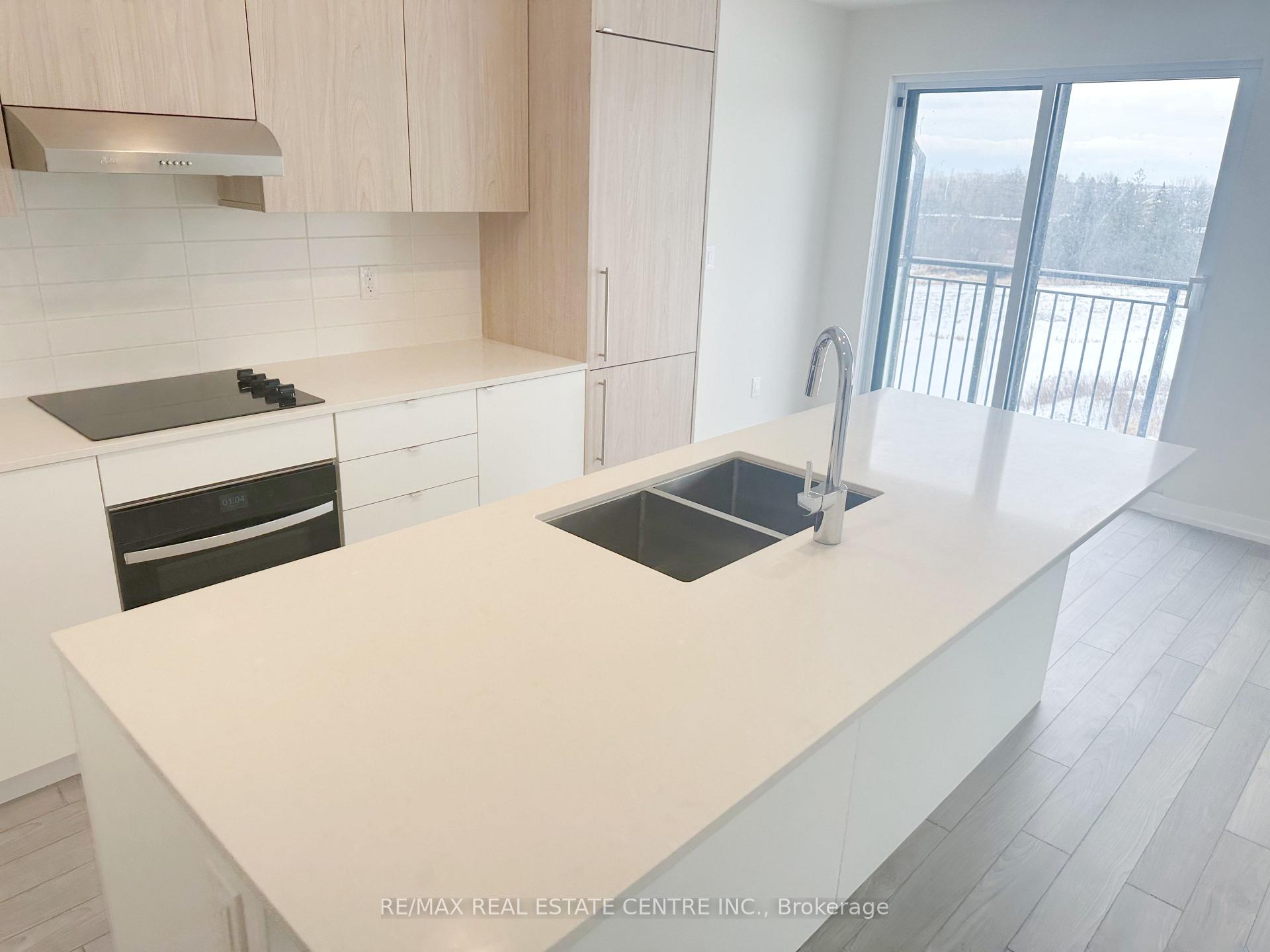 Photo 2 of Unit 307, 9 Walder Lane, Richmond Hill, Rural Richmond Hill — HOMEH