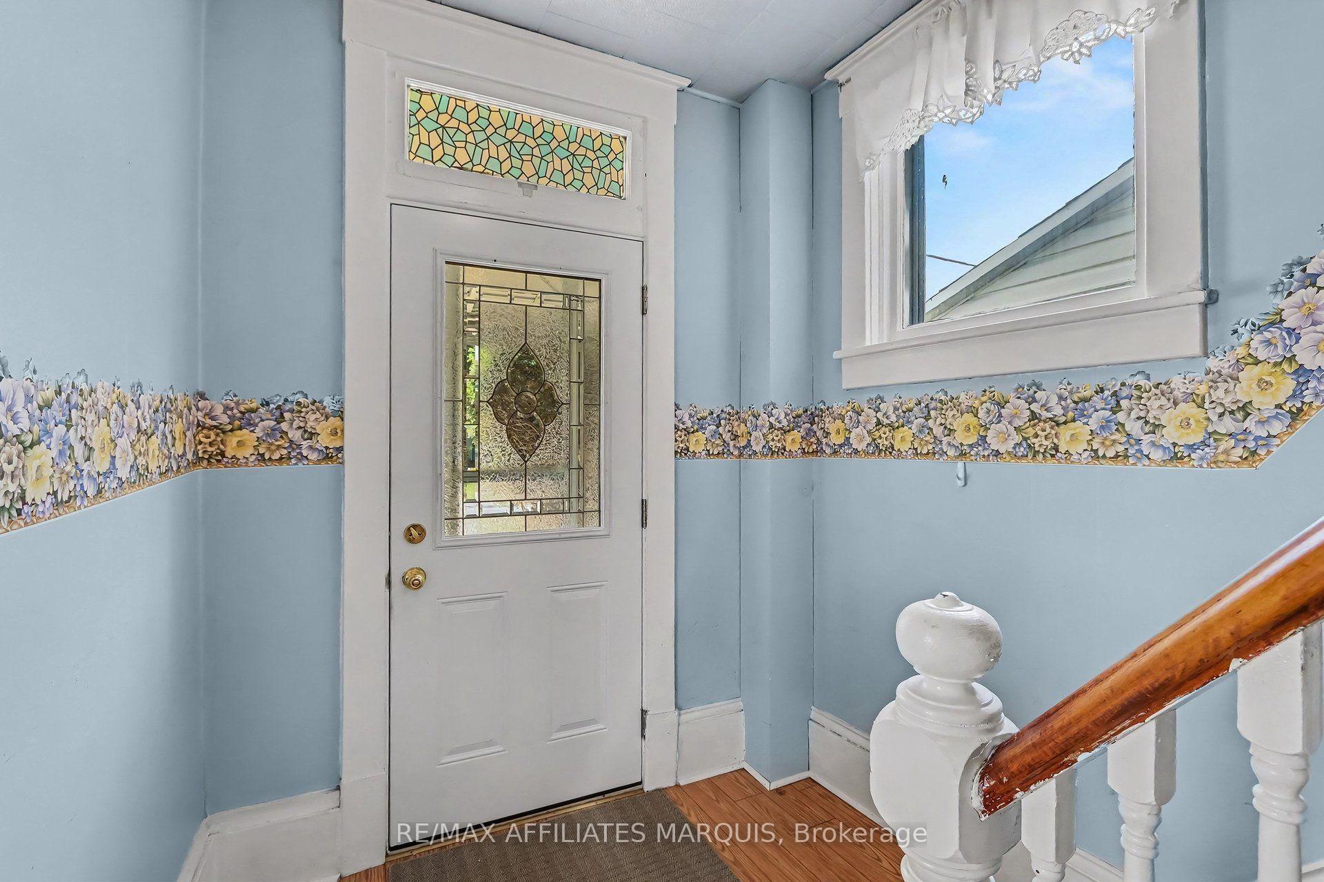 Photo 3 of 77 Russell Street E, Smiths Falls, Smiths Falls — HOMEH